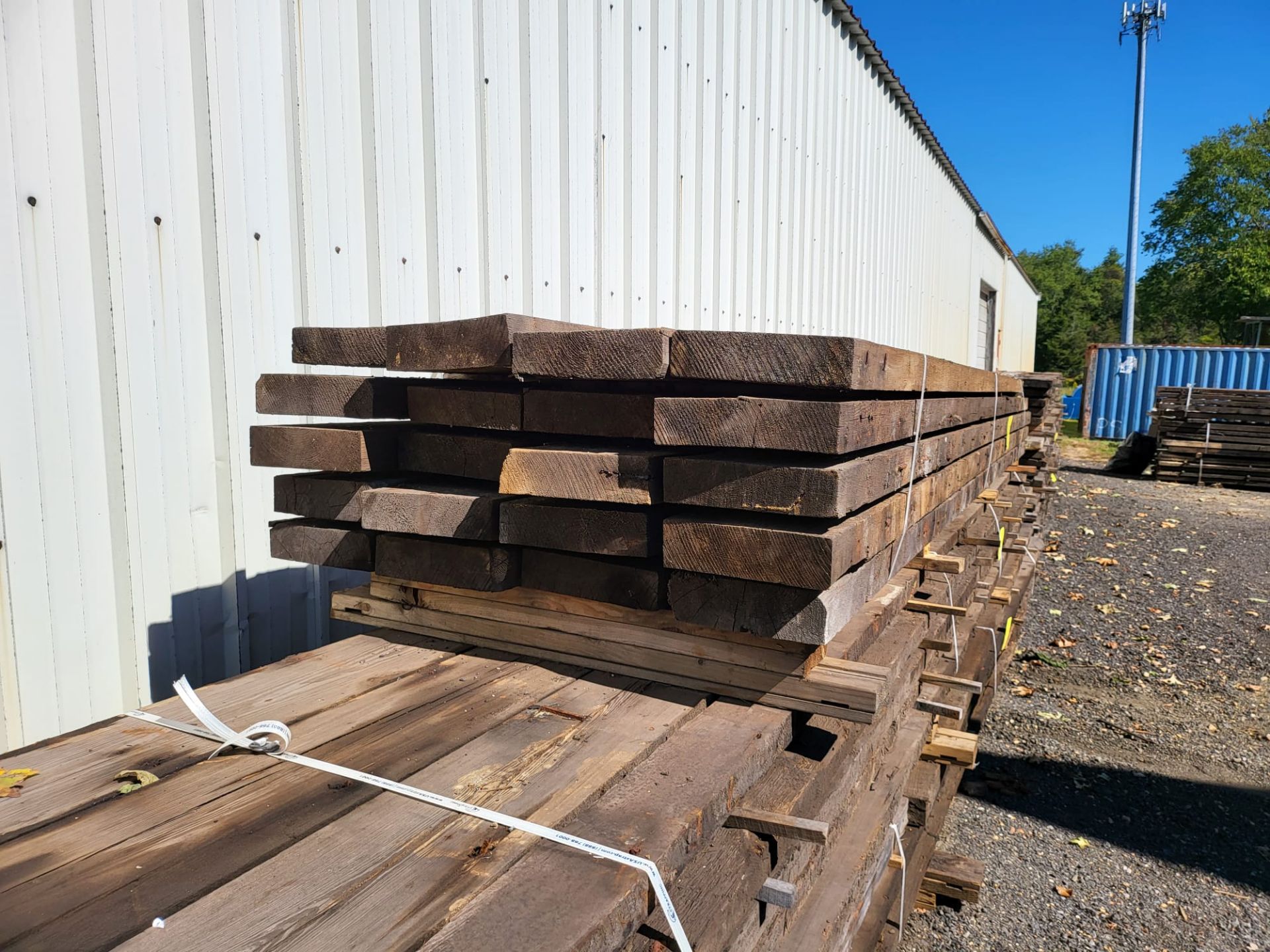 (20) RECALIMED OLD GROWTH PINE, 2 3/4 IN. - 3 1/4 IN. THICK, 11 IN. - 11 1/4 IN. WIDE, 17 FT. RL - Image 2 of 4