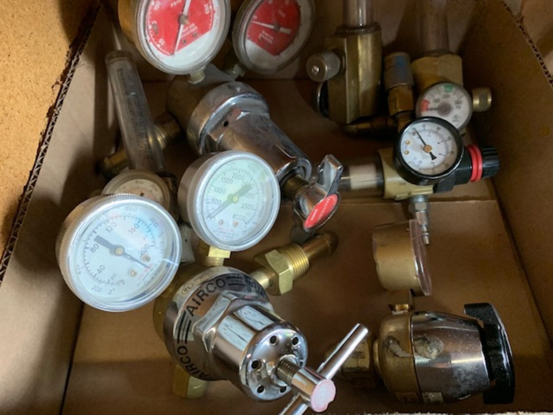 AIRCO COMPRESSED GAS AND ACETYLINE AND ASSORTED GAS REGULATORS - Image 3 of 3