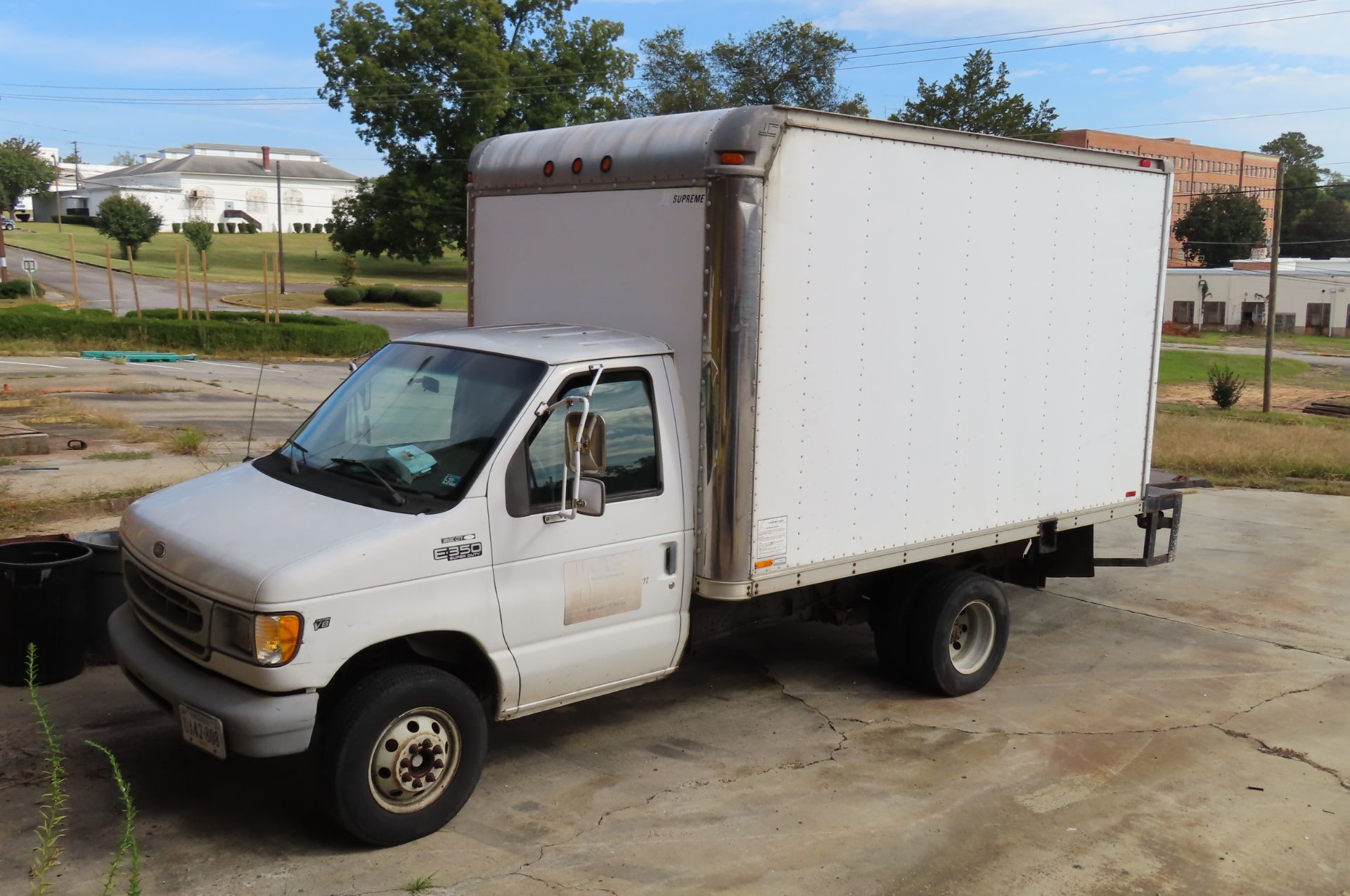 1999 FORD E-340 SUPER DUTY CUT-AWAY DUALLY 14 FT. BOX TRUCK WITH HYDRAULIC...