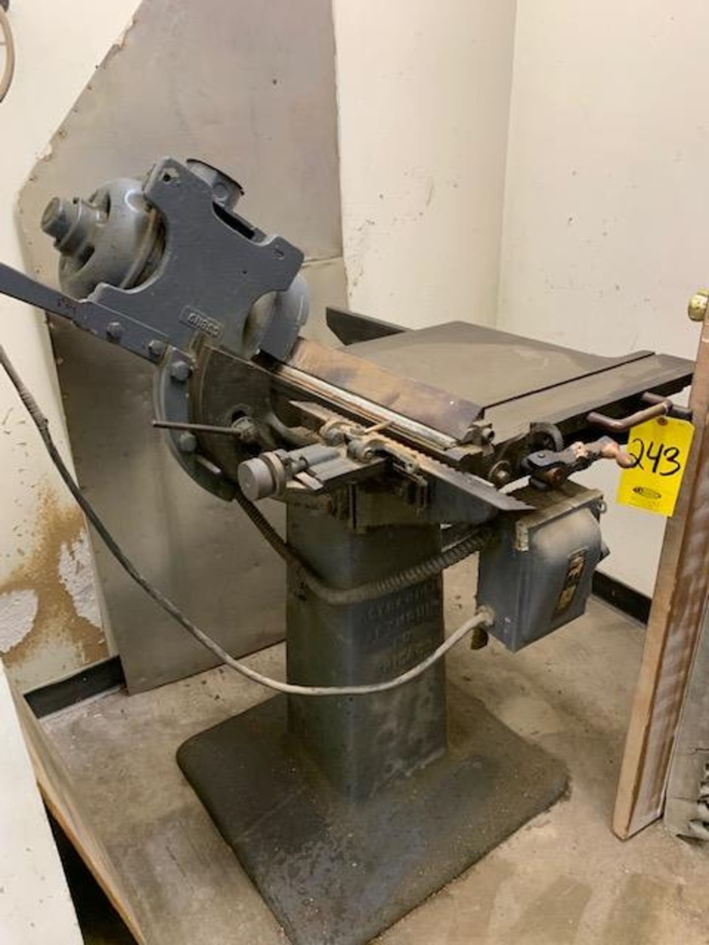 OSTRANDER SEYMOUR TRIMSAW WITH 8 INCH CARBIDE TIPPED BLADE AND 1 KVA MOTOR