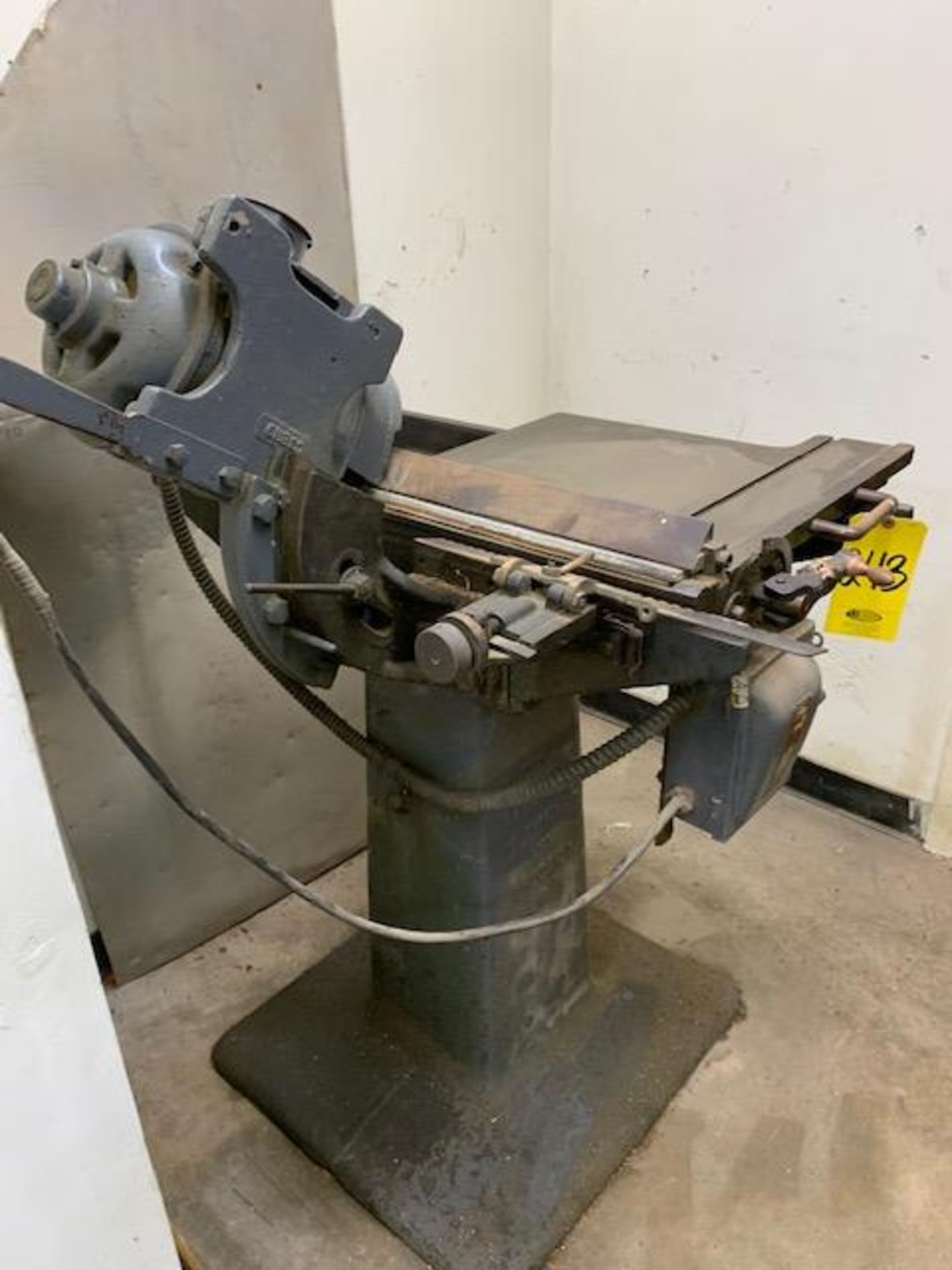 OSTRANDER SEYMOUR TRIMSAW WITH 8 INCH CARBIDE TIPPED BLADE AND 1 KVA MOTOR - Image 4 of 4