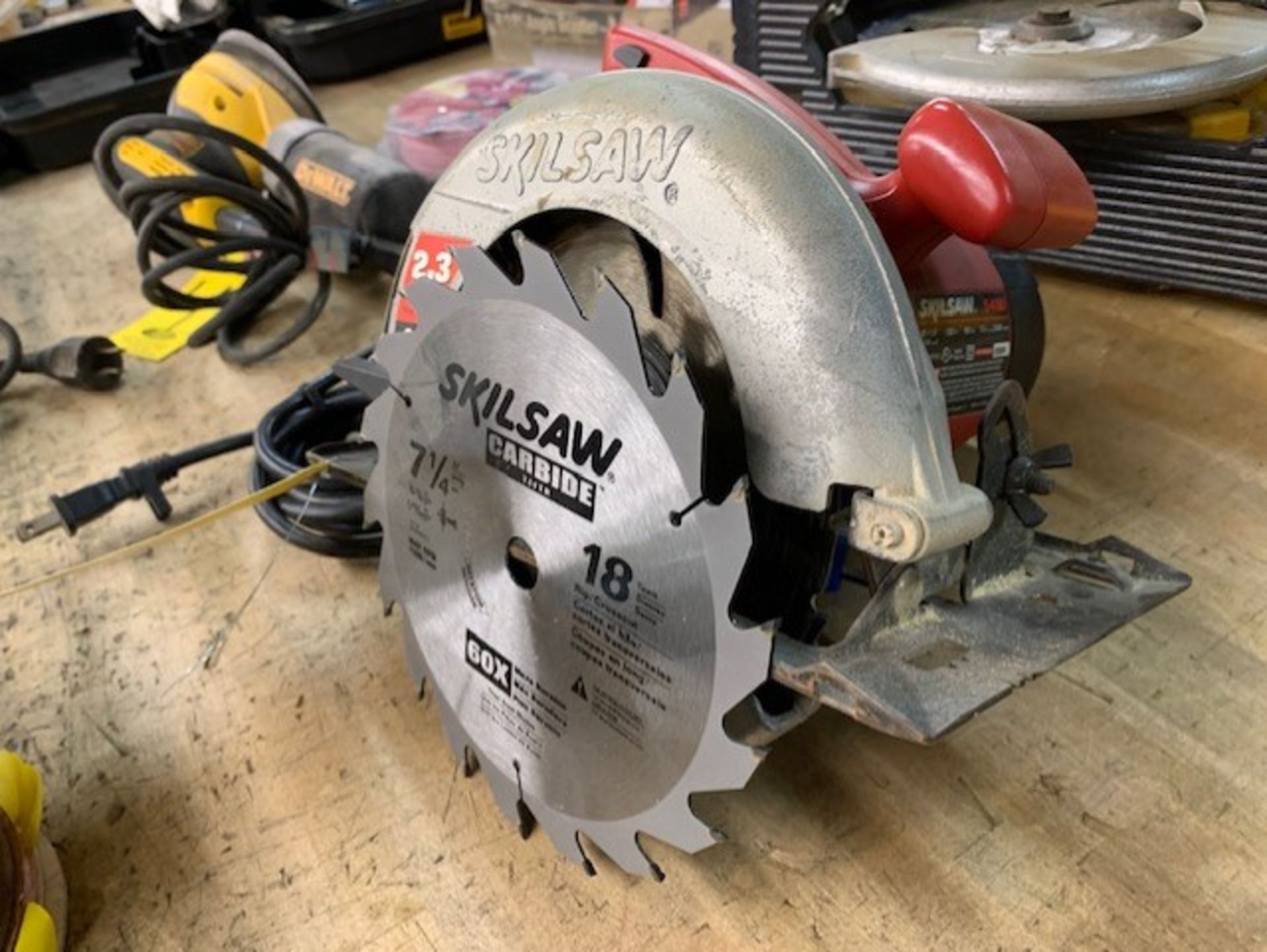 SKILSAW 5480 7-1/4 INCH CIRCULAR SAW WITH CARBIDE TIPPED BLADE - Image 3 of 3