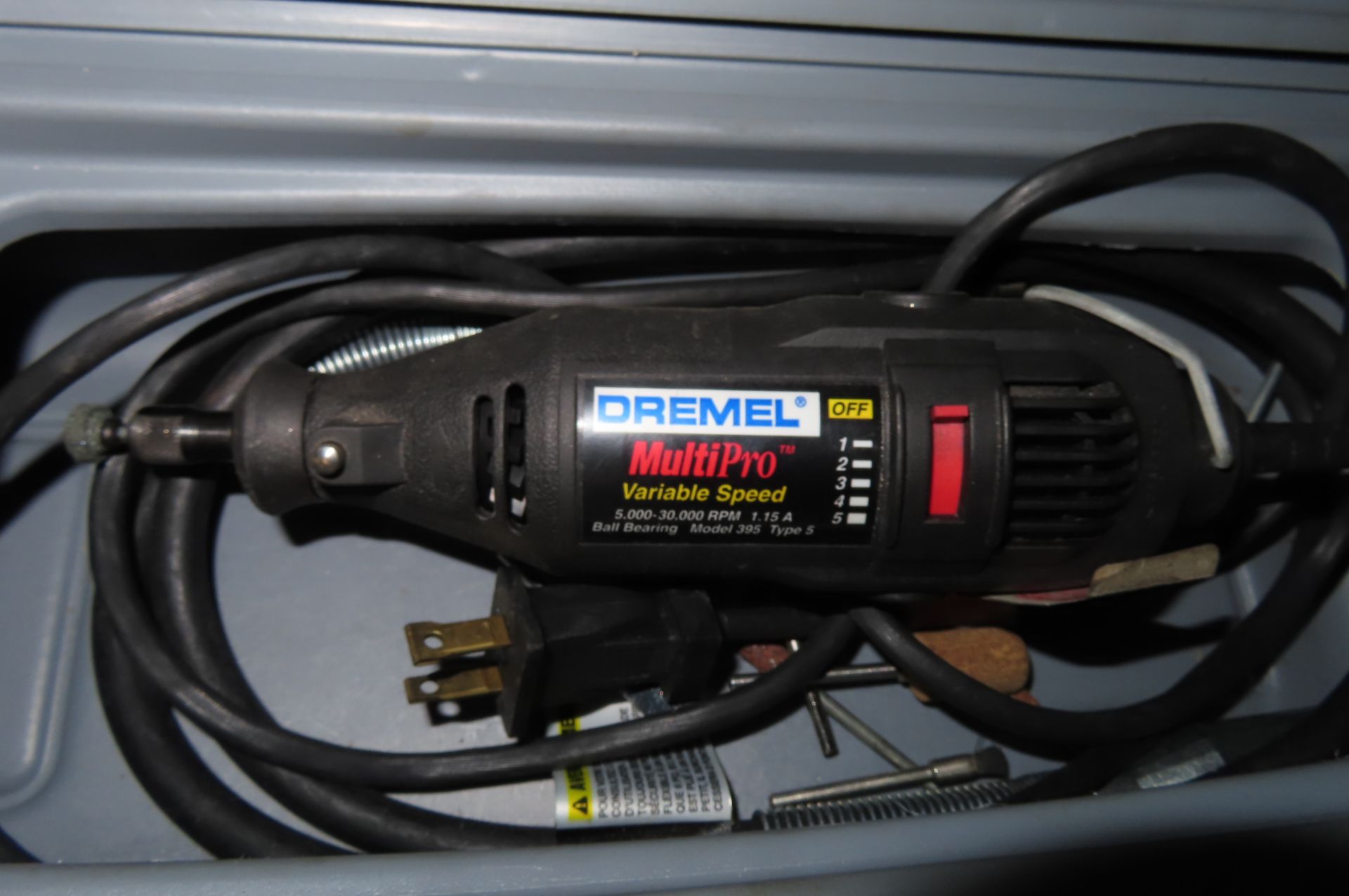 DREMEL MULTIPRO VARIABLE SPEED MDL 395 TOOL WITH 225T2 FLEX SHAFT AND ASSORTED ACCESSORIES - Image 2 of 4