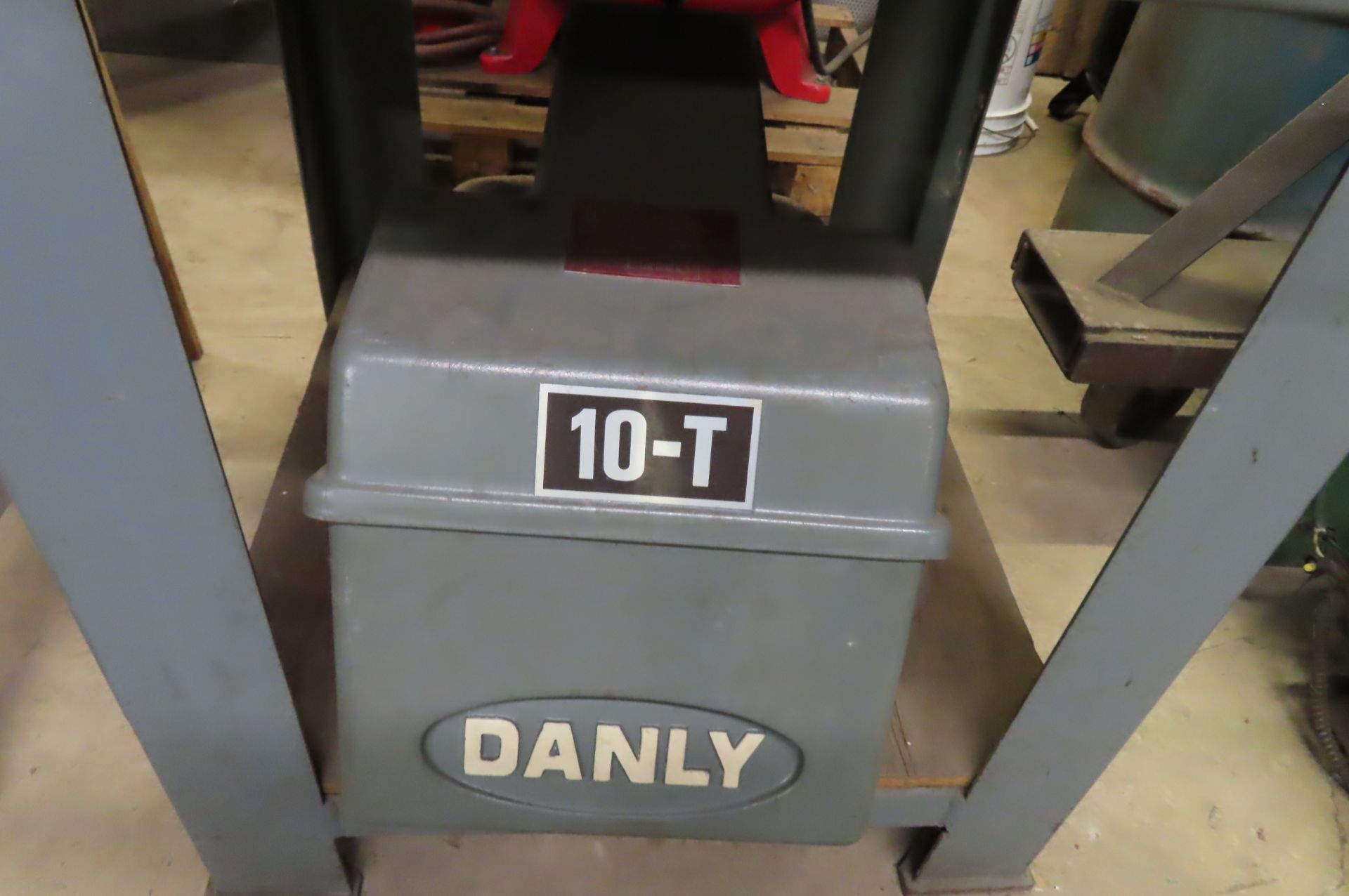 DANLY 10 TON AIR TOGGLE PRESS, S/N 84S9272-01T, 1.88 IN. STROKE, 9.62 DAYLIGHT, 9 IN. THROAT... - Image 6 of 7