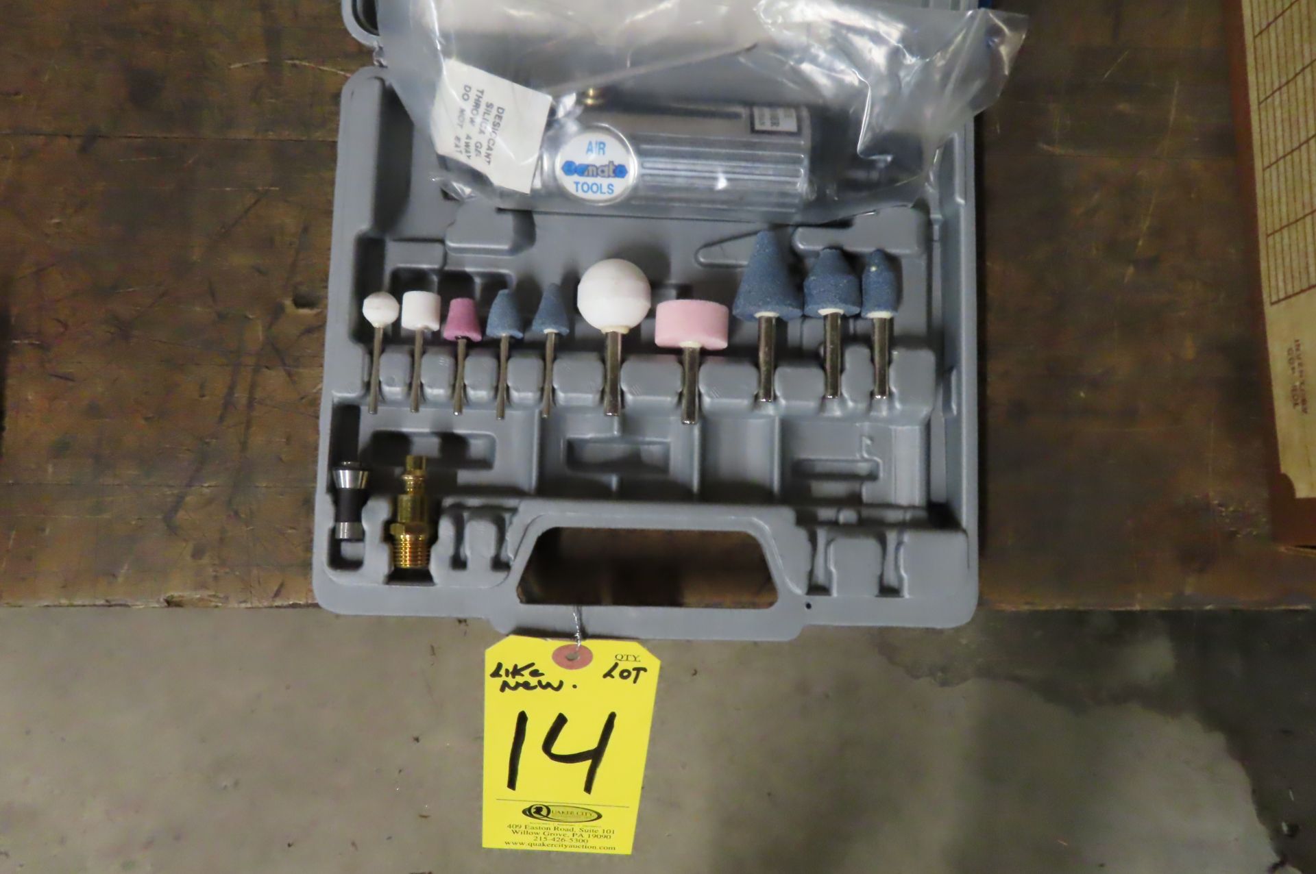 PNEUMATIC TP-1001 1/4 IN. AIR DIE GRINDER KIT (LIKE NEW)