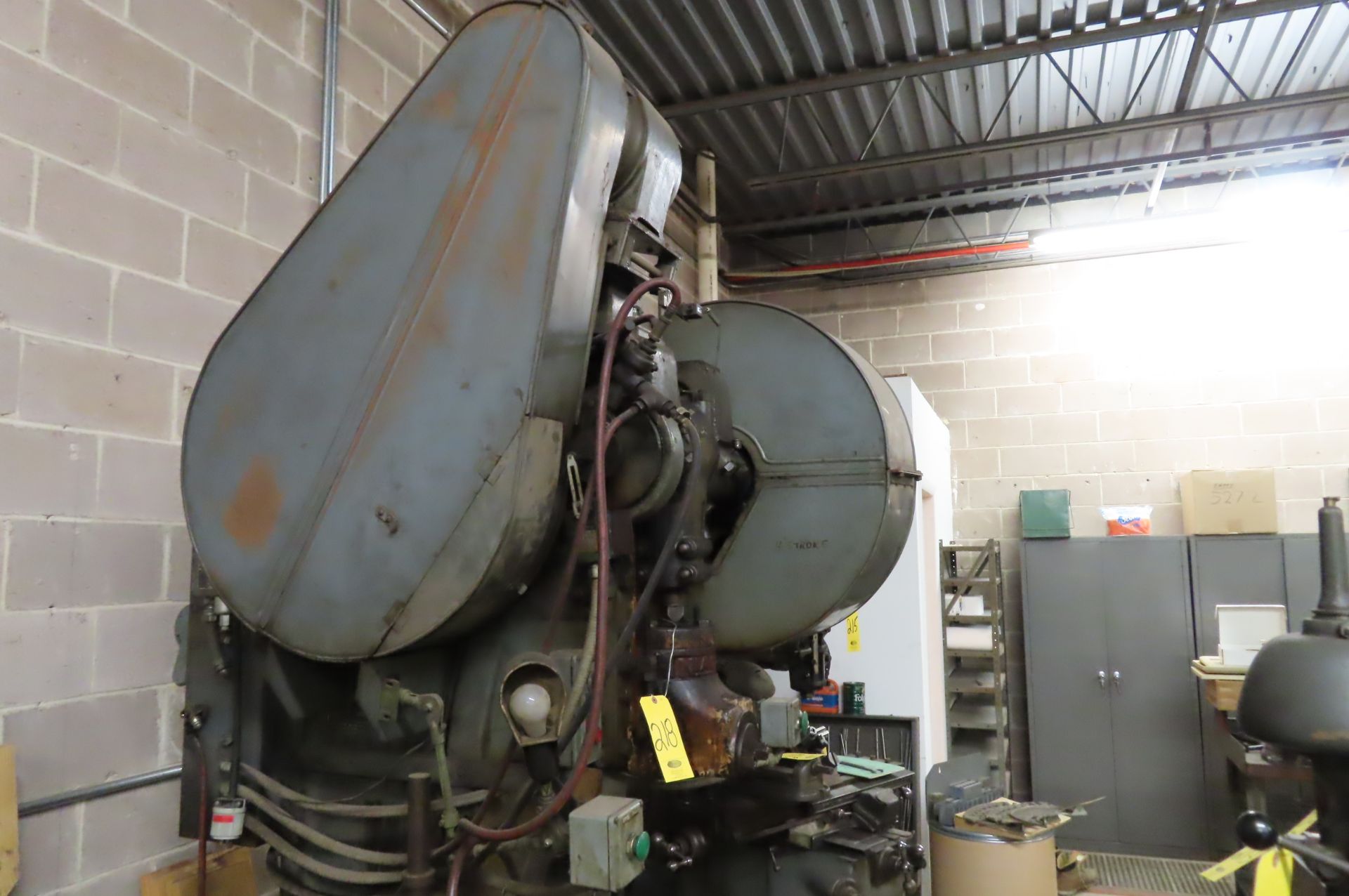 NIAGARA H-3 BACK GEAR HORN PRESS, AIR-OPERATED CLUTCH, S/N 26750, 32-TON, 4 IN. STROKE, 2-1/4 IN... - Image 3 of 7