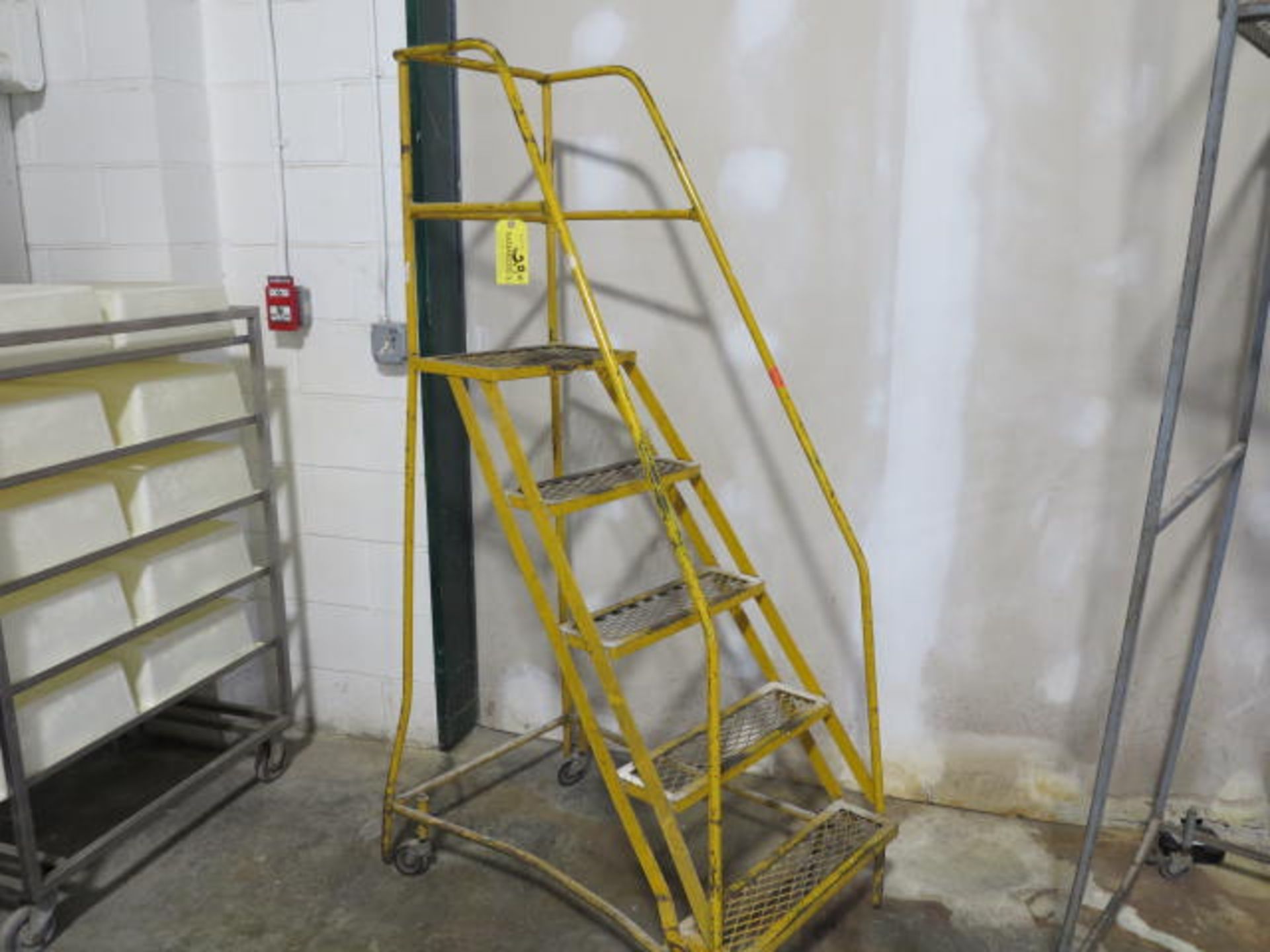 4' Mobile Ladder