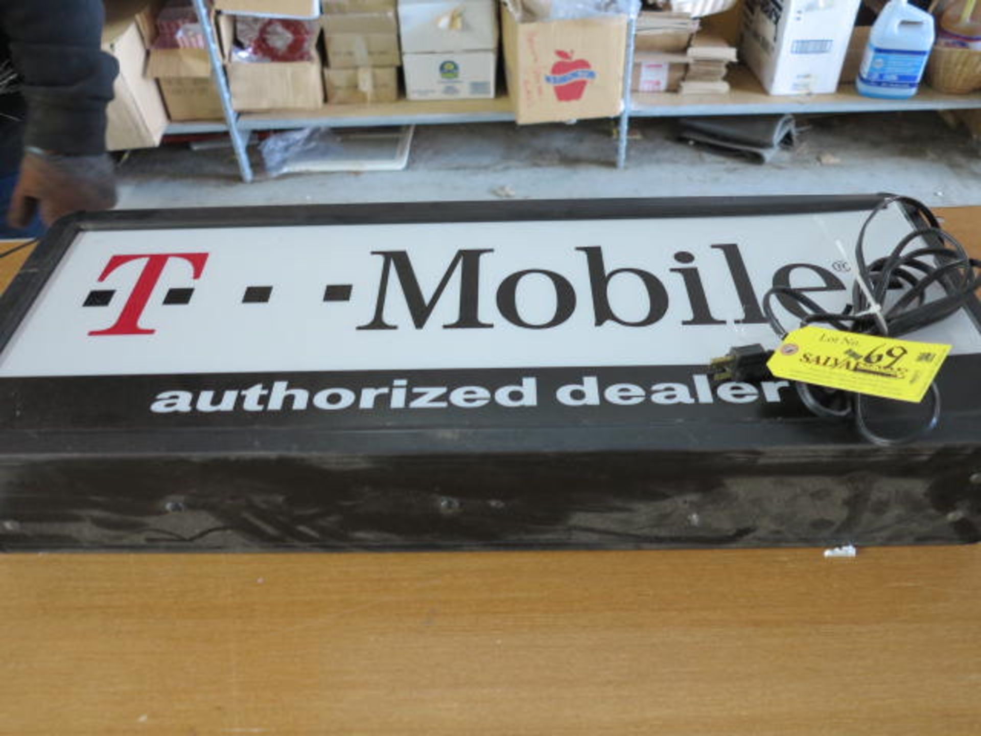 T Mobile Sign