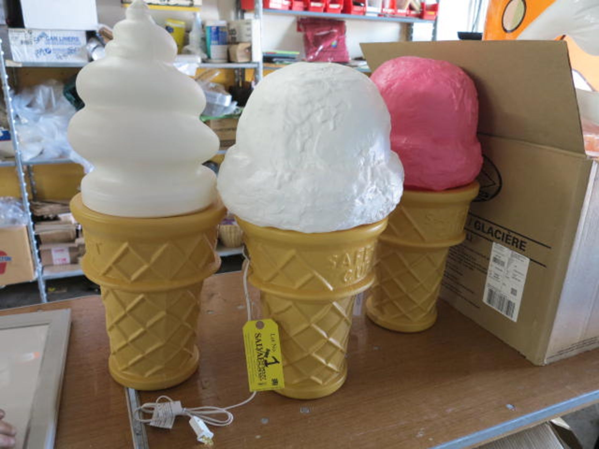 Lot (3) Ice Cream Cone Lights