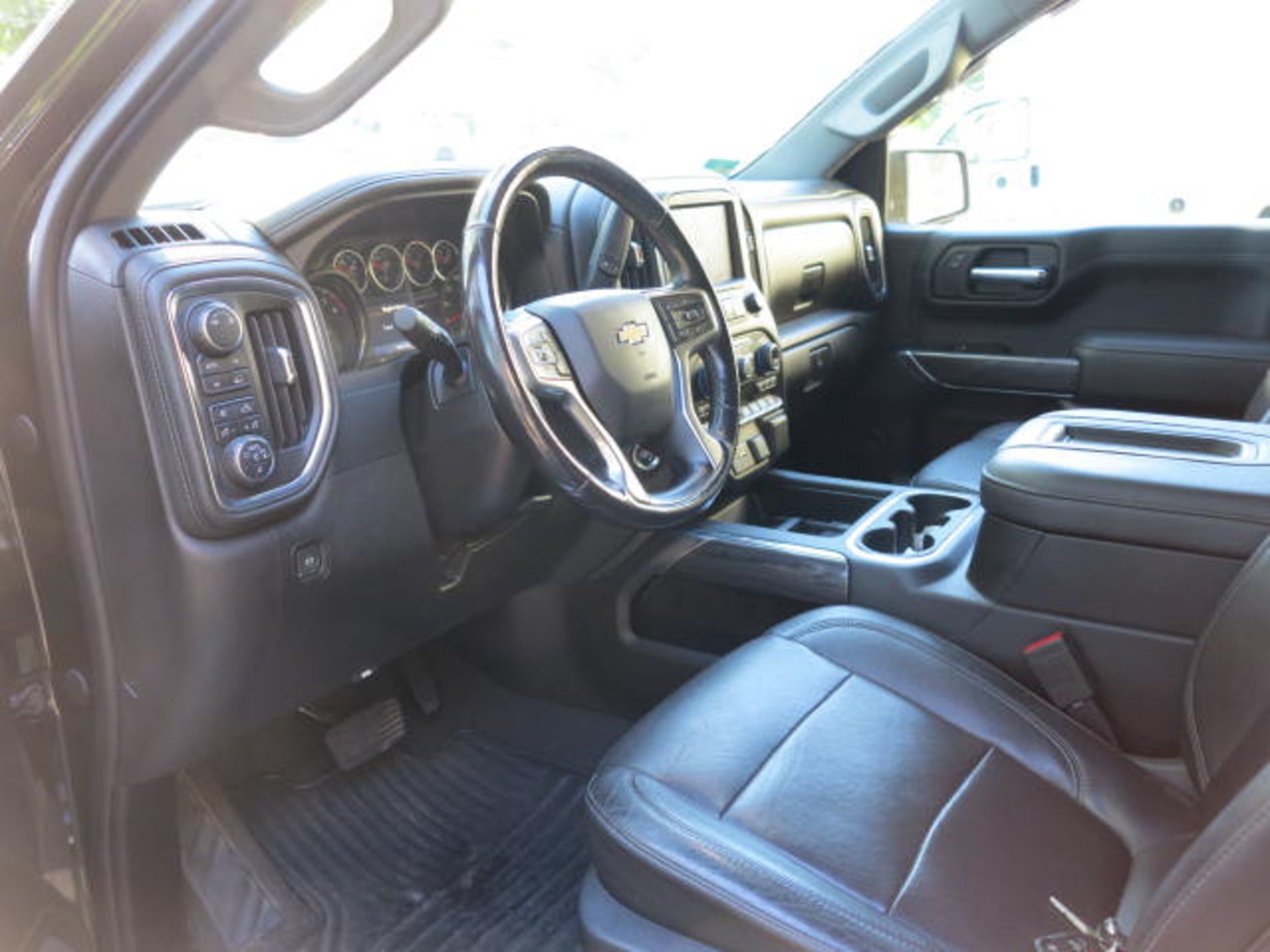2019 Chevy Silverado 4WD LTZ DBL, 5.3L Eco-Tech V8 with Transmission, 8 Speed Automatic, LTZ Plus - Image 5 of 13
