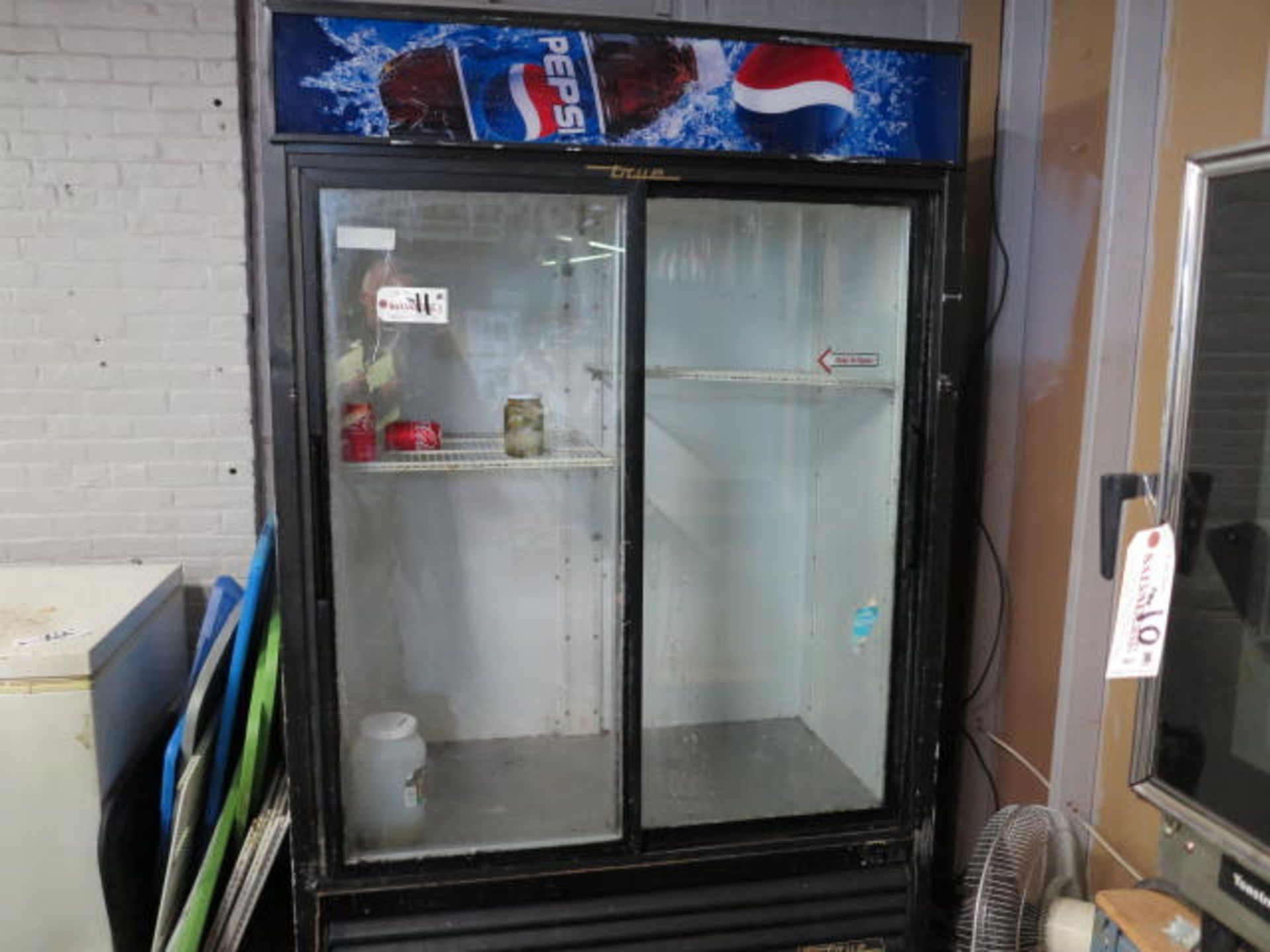 True Refrigeration 2 Glass Door Reach In Cooler Model GDM-45, SN 1-2917773