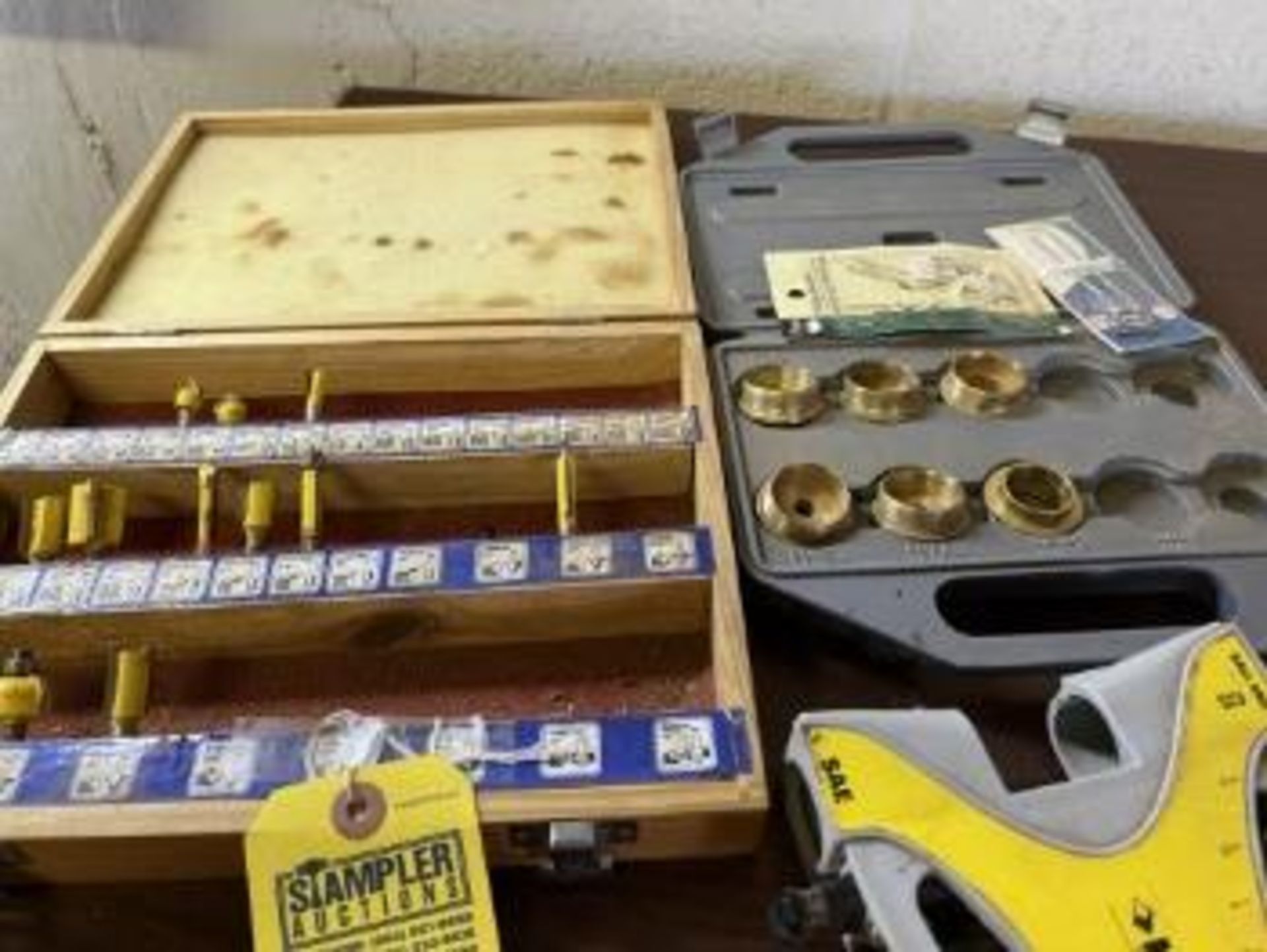 ASSORTED ROUTER BITS WITH CASE - Image 2 of 3