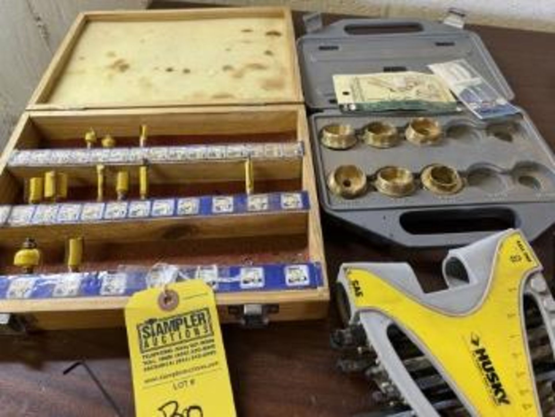 ASSORTED ROUTER BITS WITH CASE