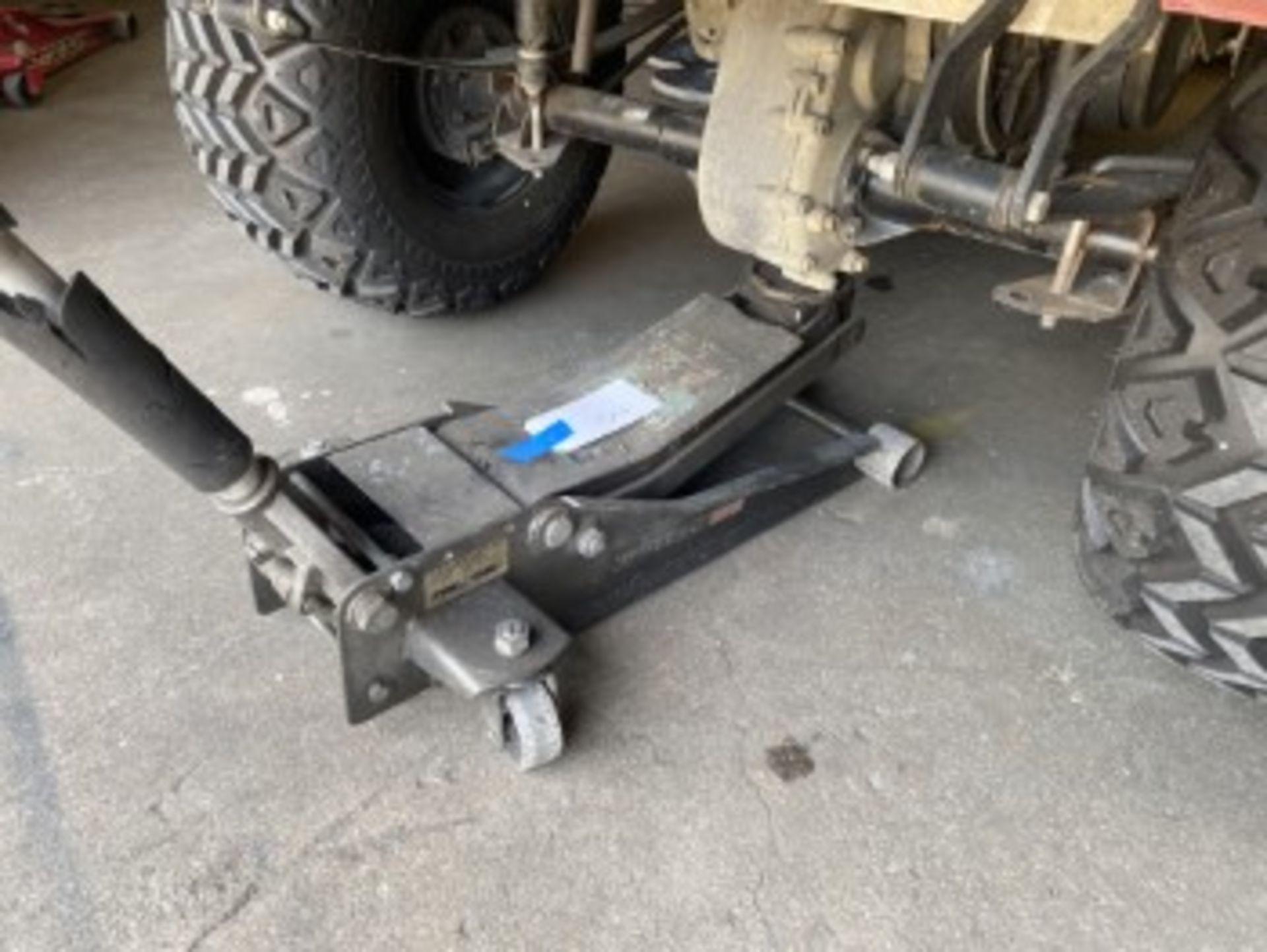 SILVER FLOOR JACK