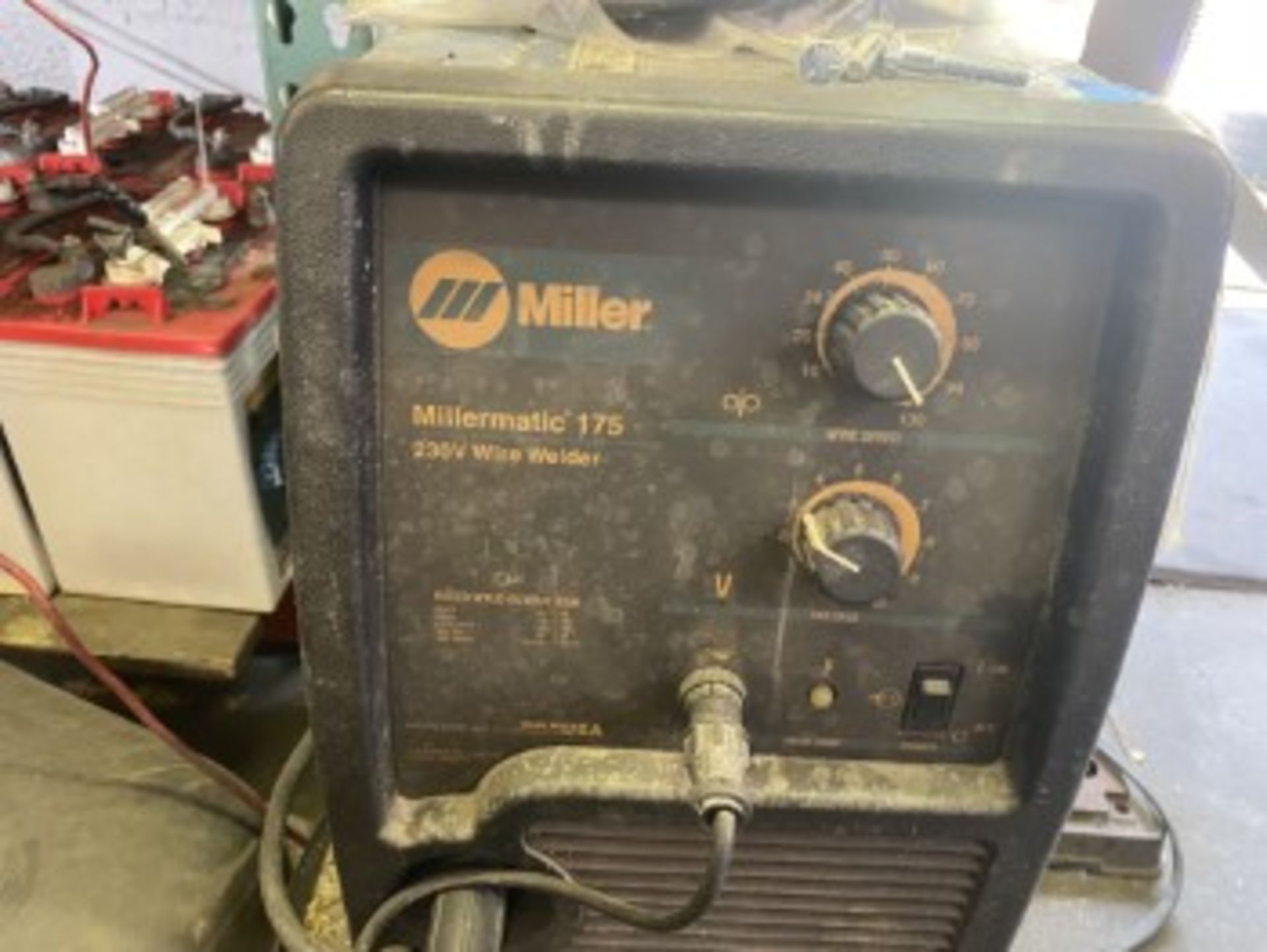 MILLER MILLERMATIC 175 WIRE WELDER WITH TANK & CART - 230V - Image 2 of 5