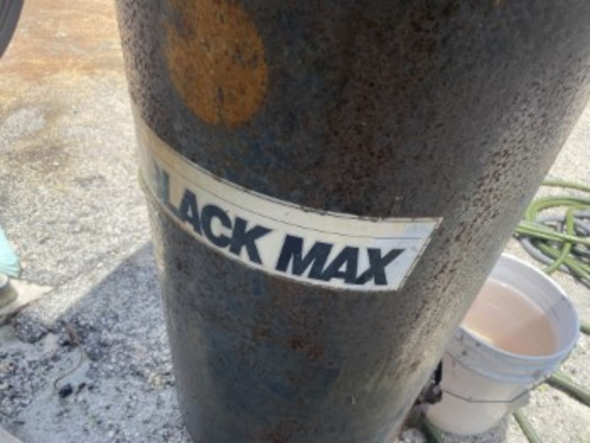 BLACK MAX AIR COMPRESSOR WITH SAFETY SWITCH - 5HP / SINGLE STAGE - Image 4 of 7