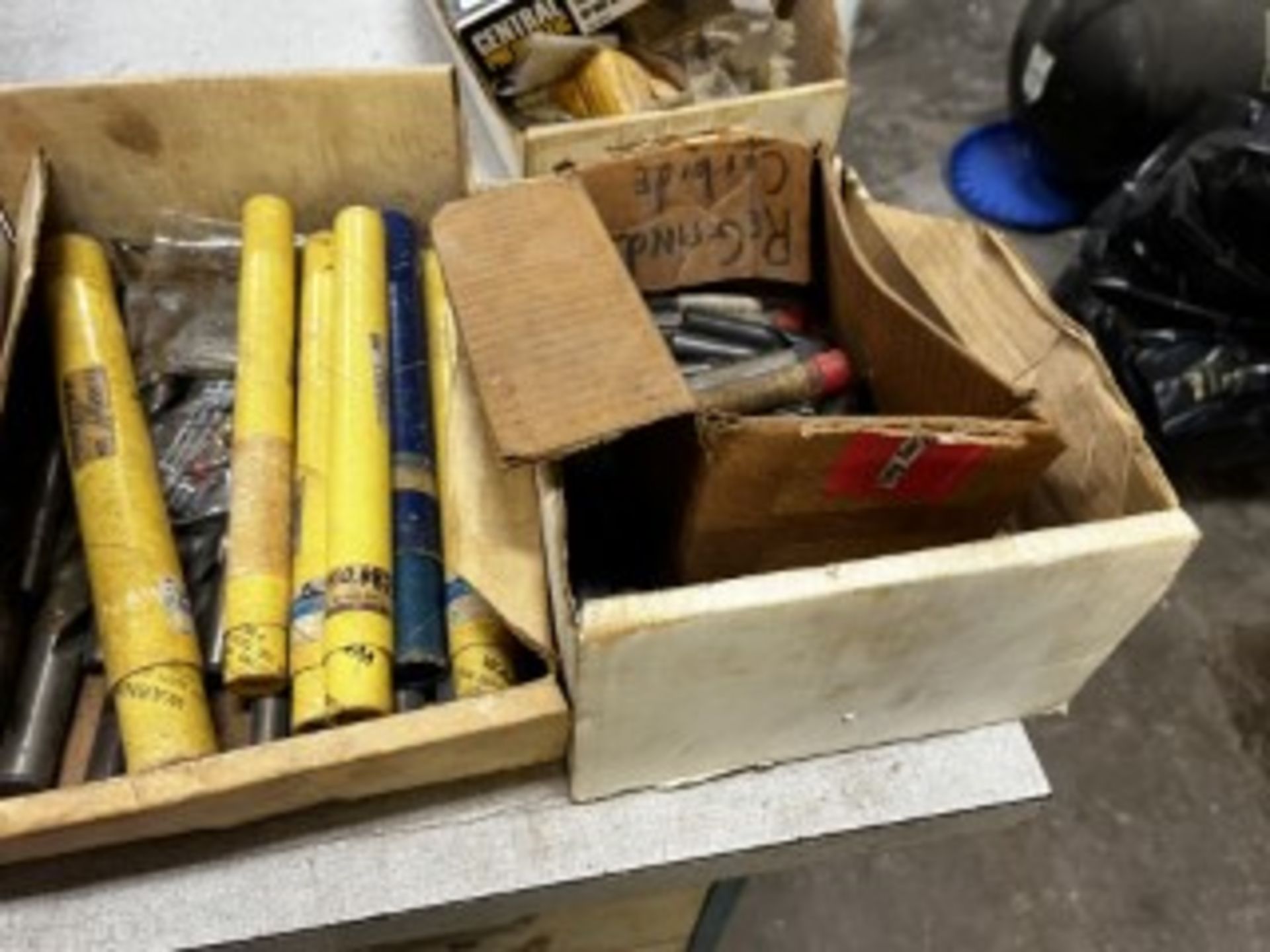 ASSORTED LARGE DRILL BITS & TOOLS - Image 4 of 4