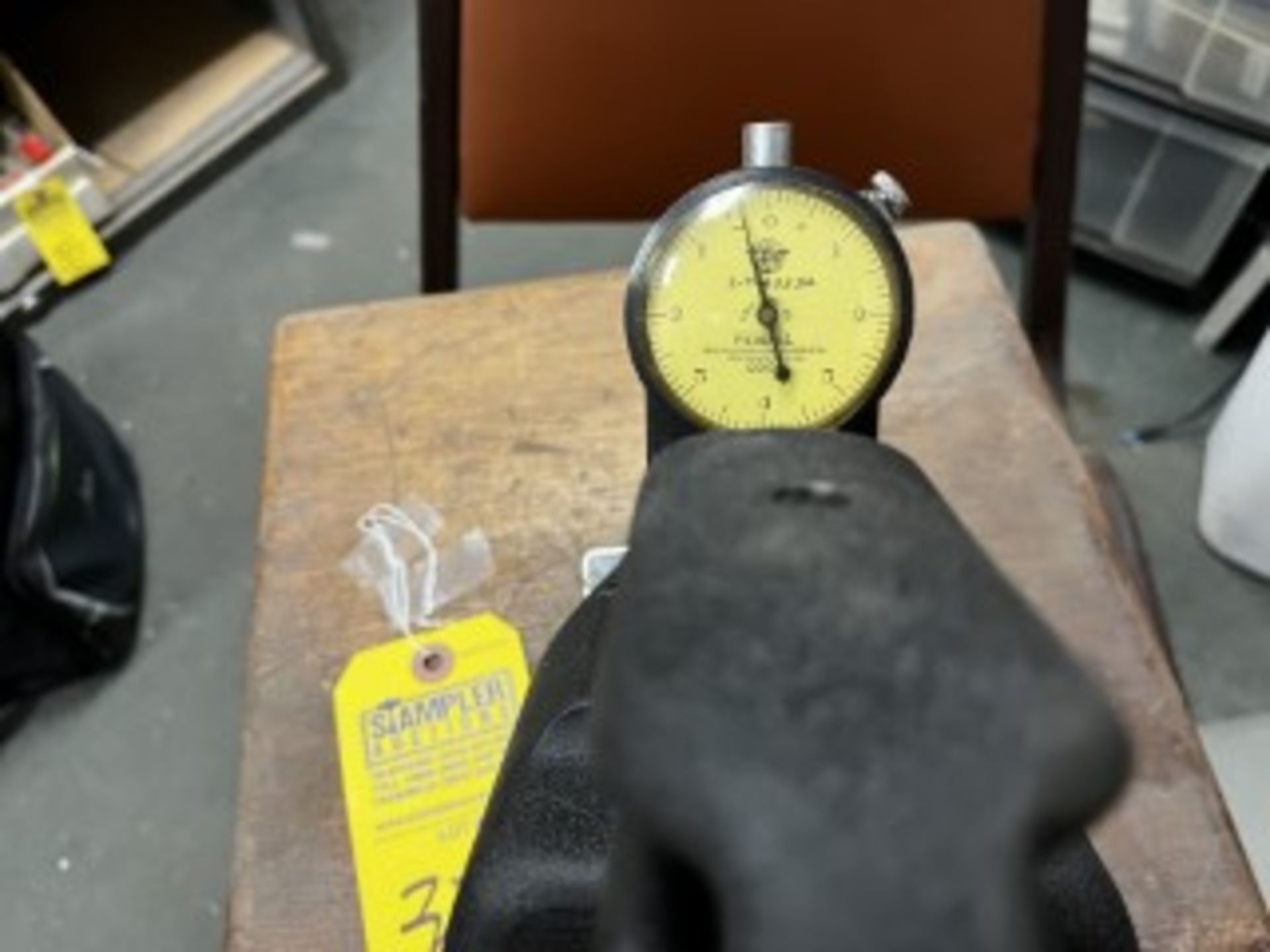 FEDERAL DIAL BORE GAGE IN WOOD BOX - Image 4 of 5