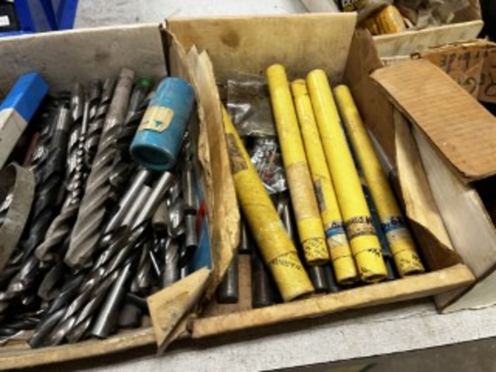 ASSORTED LARGE DRILL BITS & TOOLS - Image 3 of 4