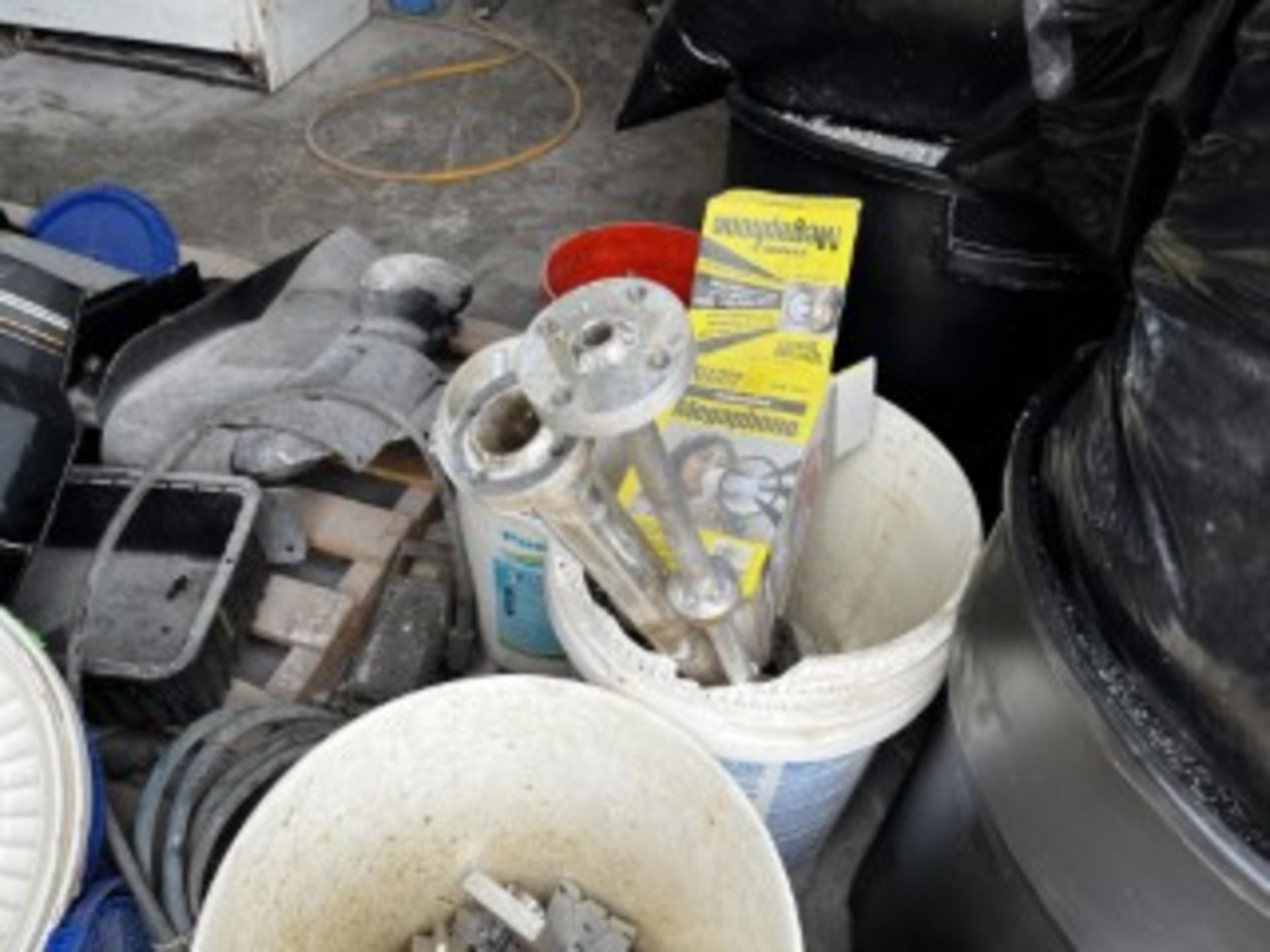 LOT SCRAP ALUMINUM (APPROXIMATELY 1 3/4 TONS / THROUGHOUT BUILDING) - Image 9 of 12