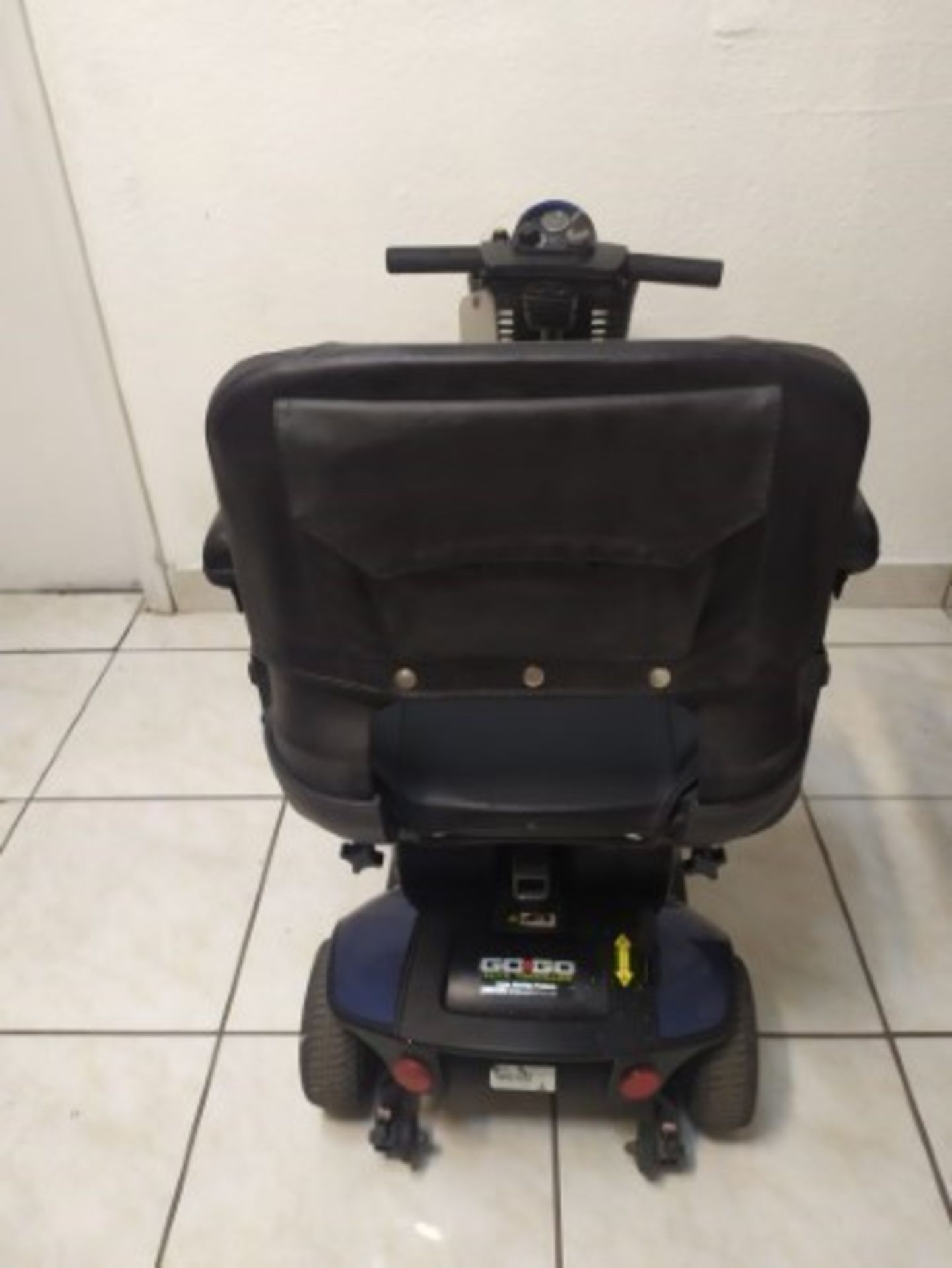 2012 PRIDE GO GO S44E 4-WHEEL SCOOTER WITH BASKET - BLUE - 275LB CAPACITY - SERIAL No. S8132312109FV