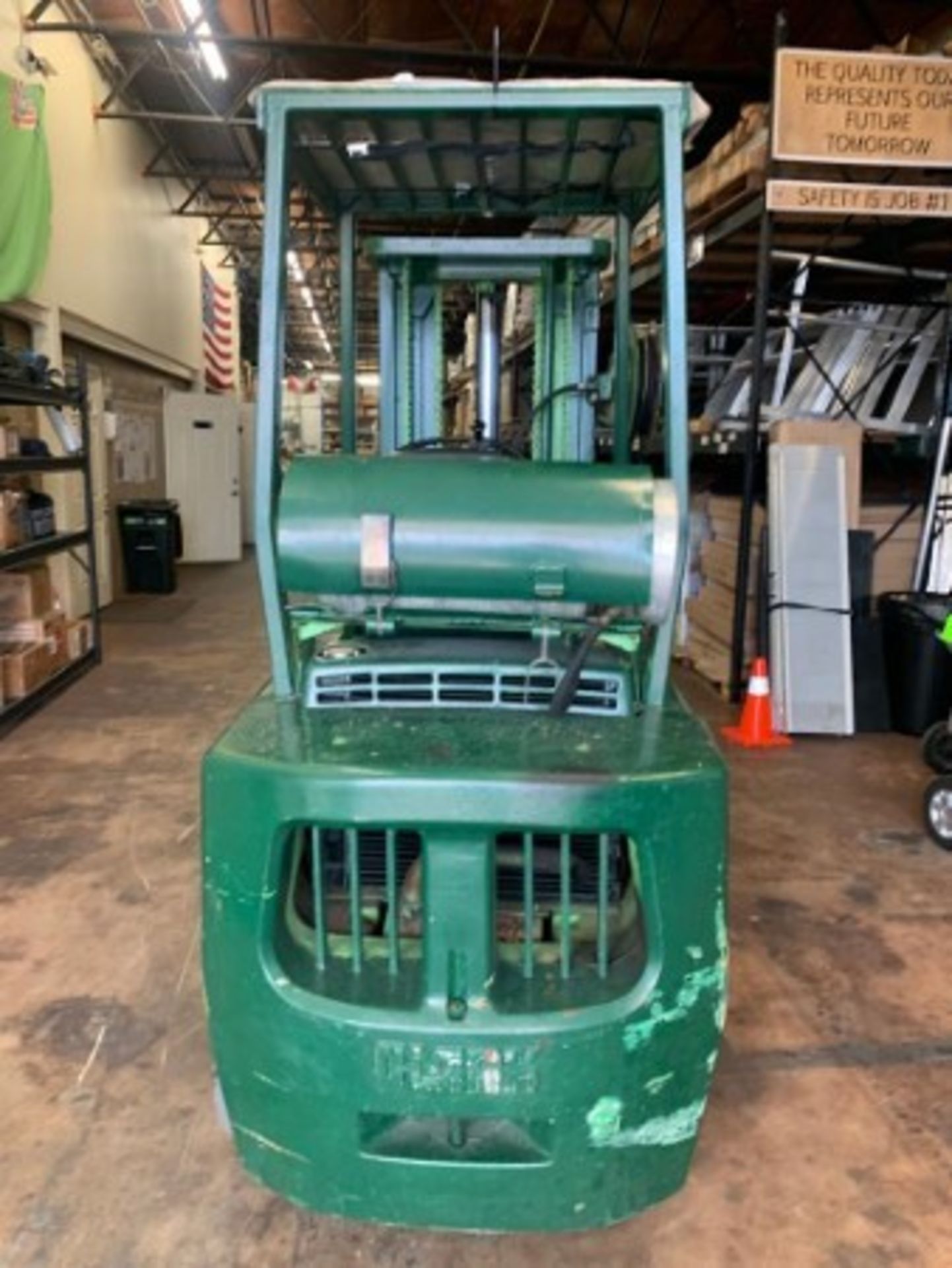 CLARK GC25 FORKLIFT - LPG - 4,775LB CAPACITY - 3-STAGE - Image 3 of 4