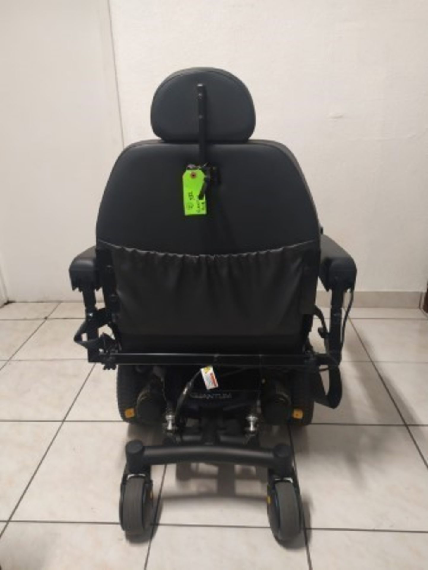 2017 QUANTUM EDGE HD 6-WHEEL POWER CHAIR WITH JOYSTICK CONTROL - BLUE - 450LB CAPACITY - SERIAL No. - Image 2 of 4