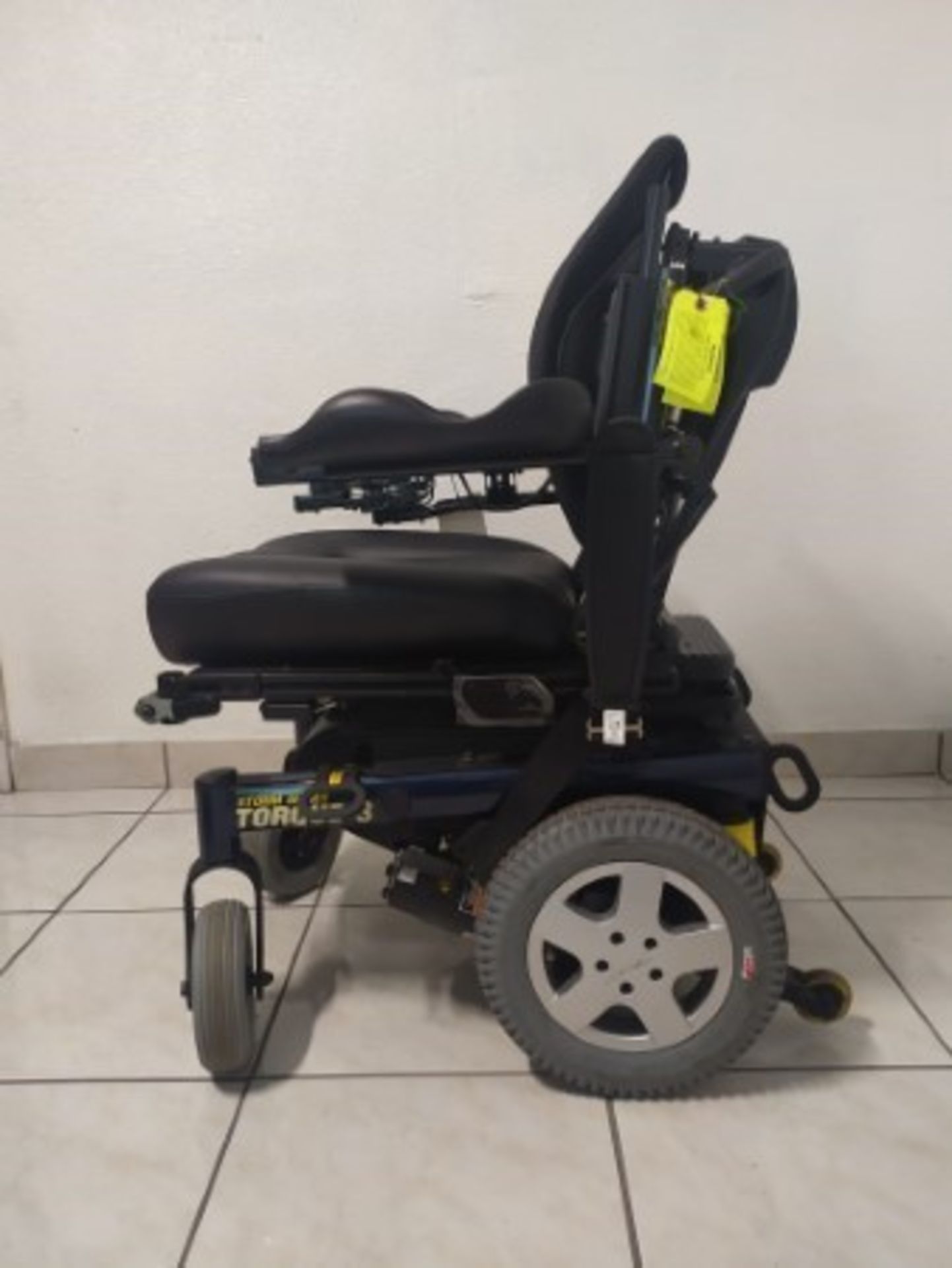 2014 INVACARE ATO-36TO3-MCG 6-WHEEL REHAB POWER CHAIR WITH JOYSTICK CONTROL, KEYBOARD, RECLINING SEA