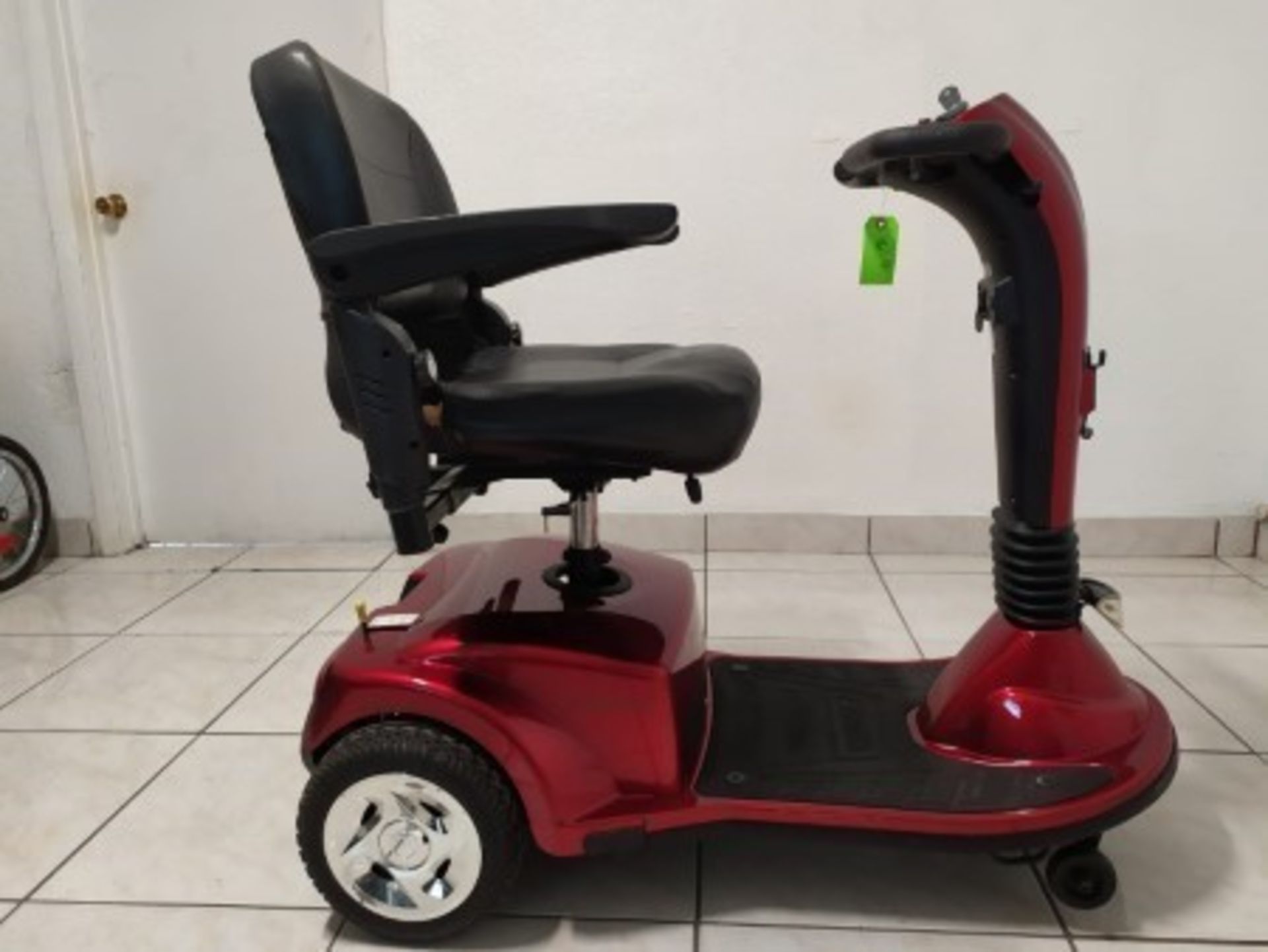 2013 GOLDEN COMPANION GC240 3-WHEEL SCOOTER - RED - 350LB CAPACITY - SERIAL No. TTA13N0043 (NO CHARG - Image 6 of 6