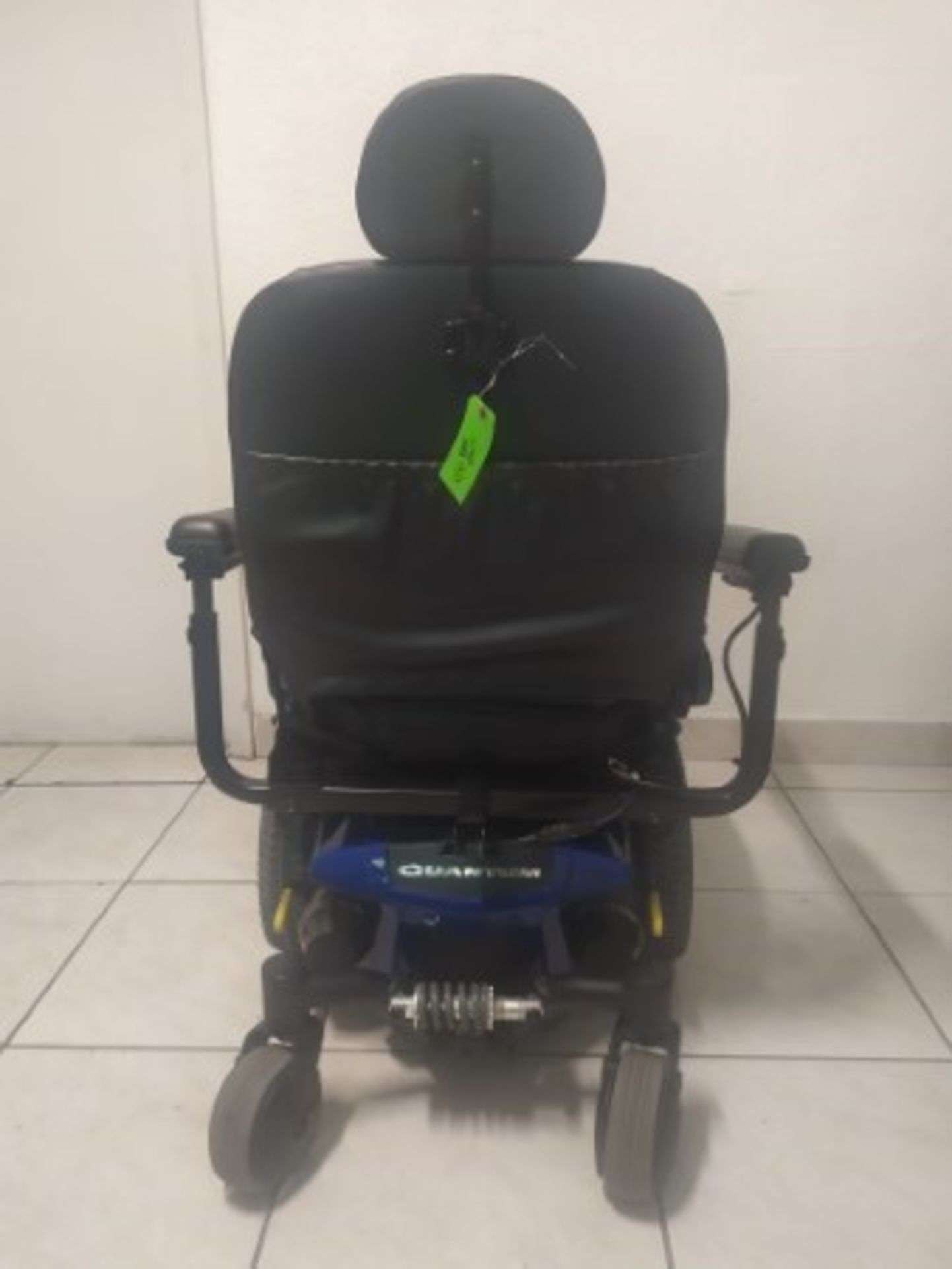 2016 QUANTUM Q6 EDGE 6-WHEEL POWER CHAIR WITH JOYSTICK CONTROL - BLUE - 300LB CAPACITY - SERIAL No. - Image 4 of 4