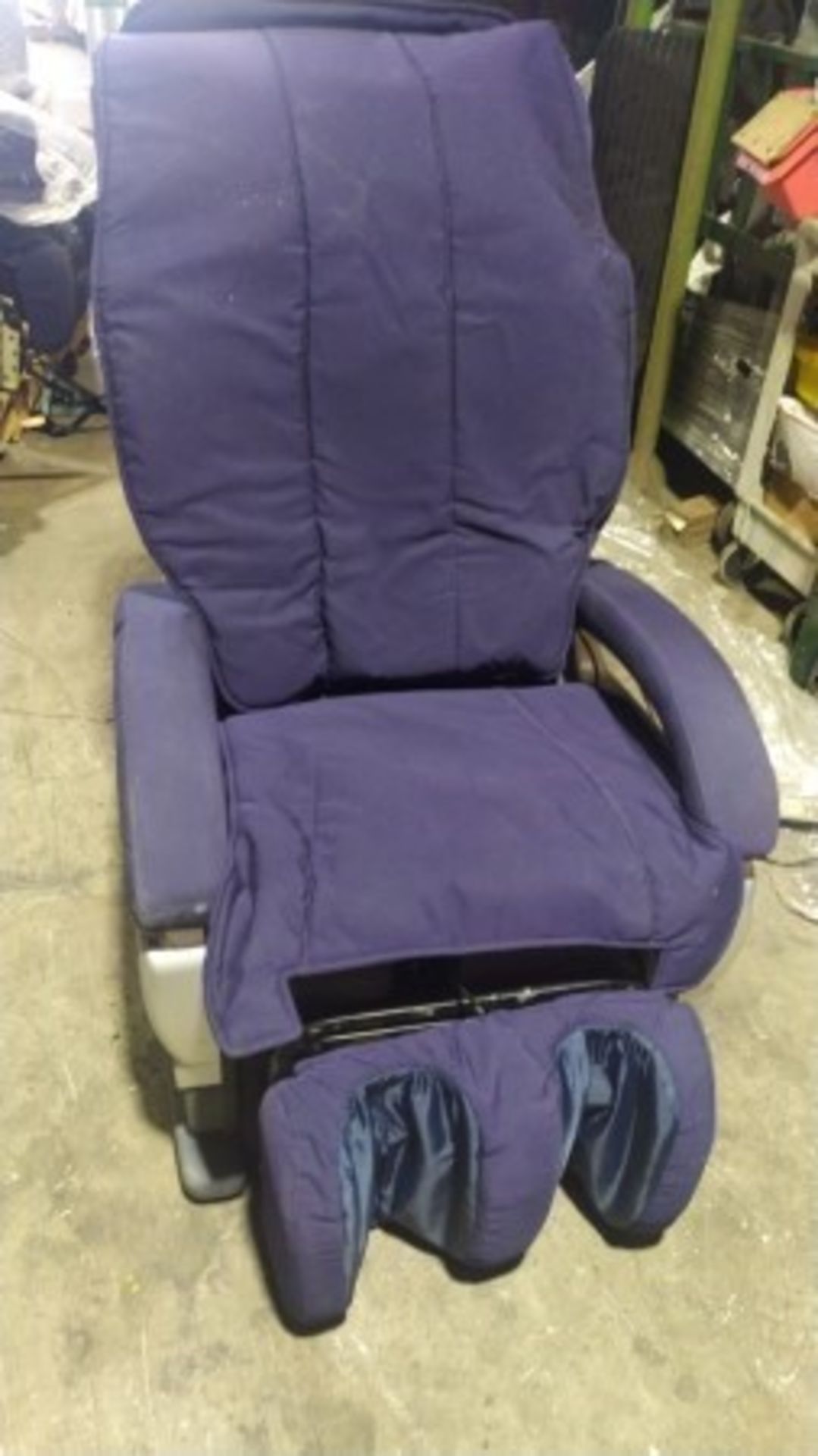 MASSAGE CHAIR