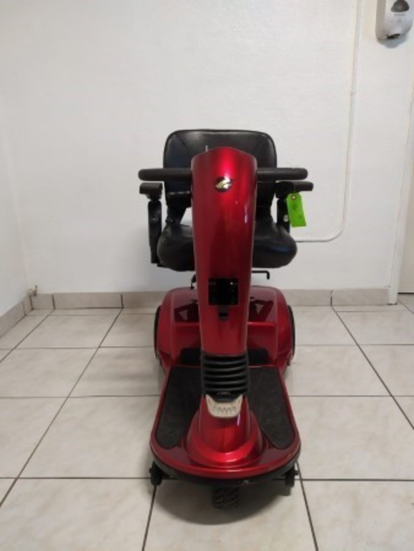 2013 GOLDEN COMPANION GC240 3-WHEEL SCOOTER - RED - 350LB CAPACITY - SERIAL No. TTA13N0043 (NO CHARG