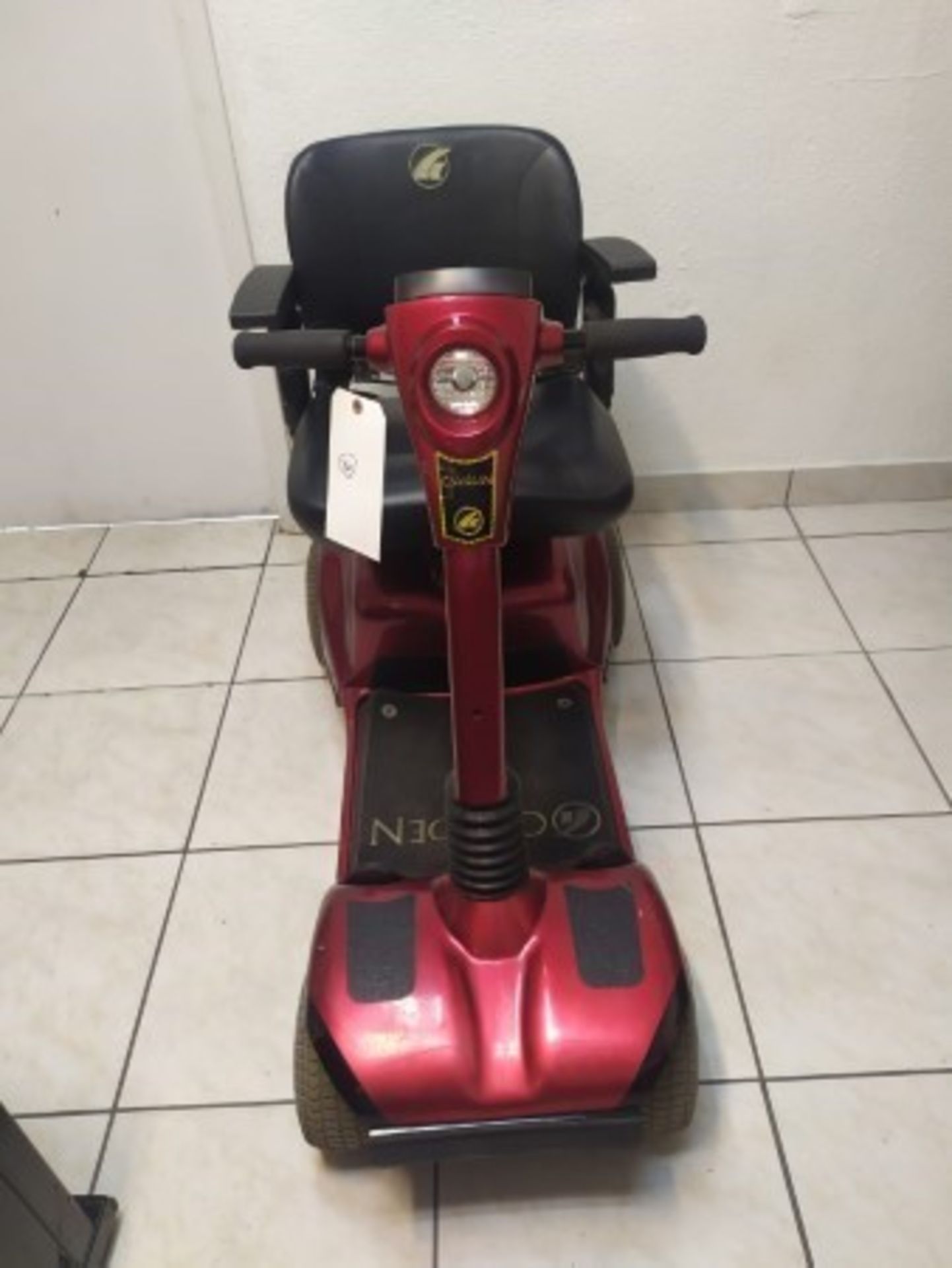2005 GOLDEN COMPANION GC421 4-WHEEL SCOOTER WITH BUILT-IN CHARGER & BATTERY - RED - 400LB CAPACITY - - Image 3 of 5