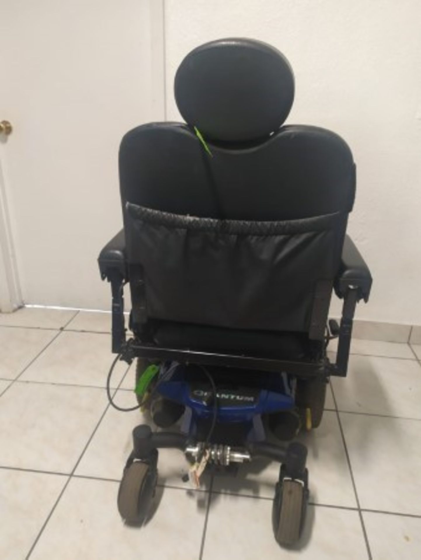 2016 QUANTUM Q6 EDGE 6-WHEEL POWER CHAIR WITH JOYSTICK CONTROL - BLUE - 300LB CAPACITY - SERIAL No. - Image 2 of 4