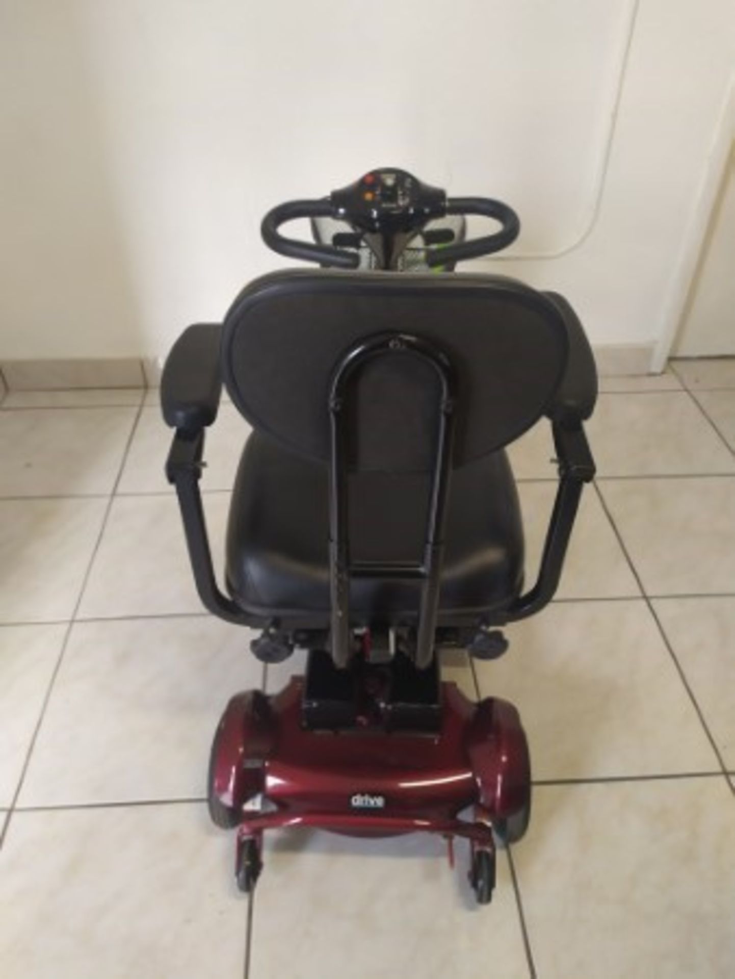 2012 DRIVE HAWK 3-WHEEL SCOOTER WITH BASKET - RED - 250LB CAPACITY - SERIAL No. 2A06090258PQ (NO CHA - Image 3 of 6