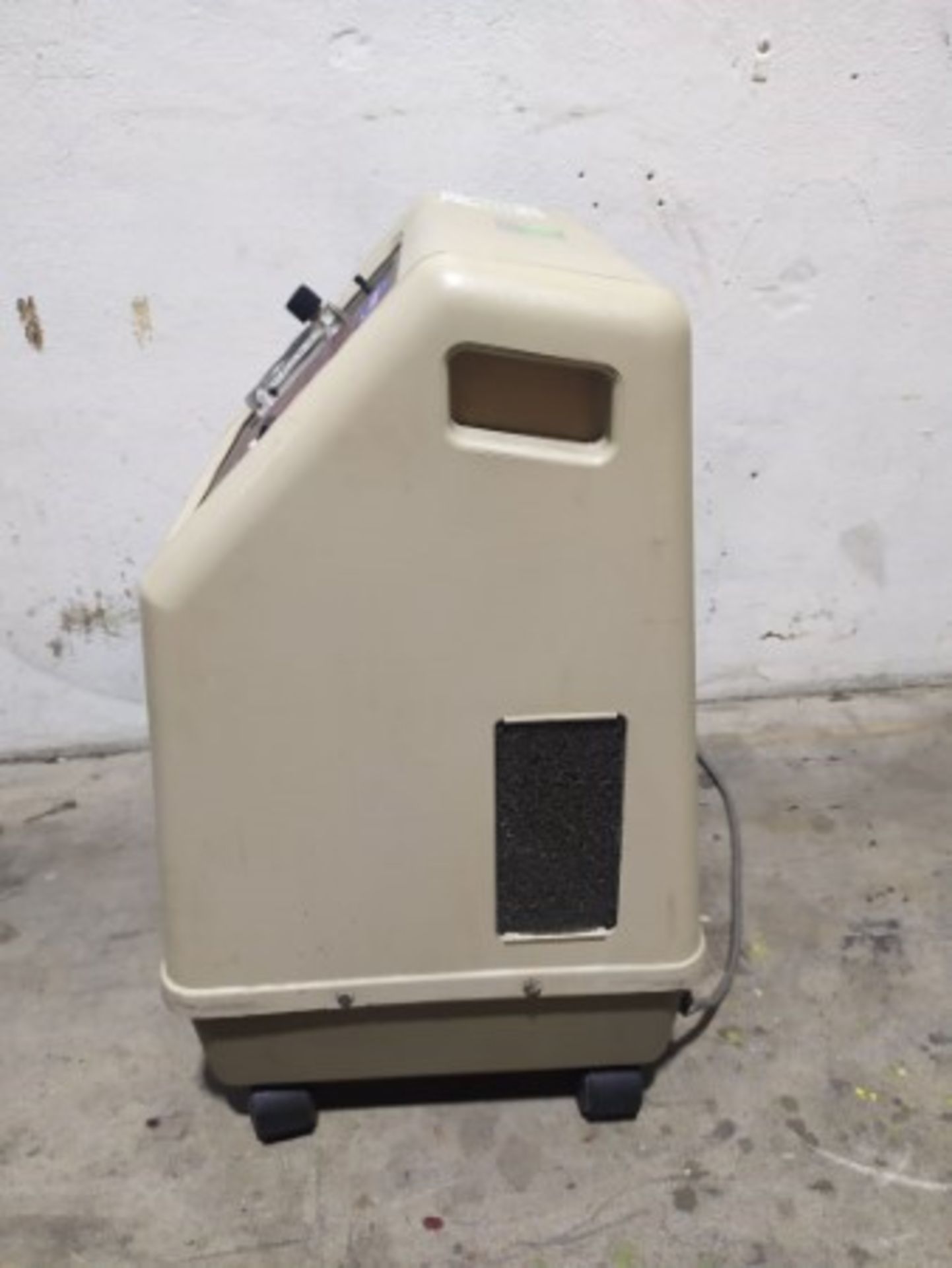 INVACARE PERFECTO 5 OXYGEN CONCENTRATORS (REFURBISHED)