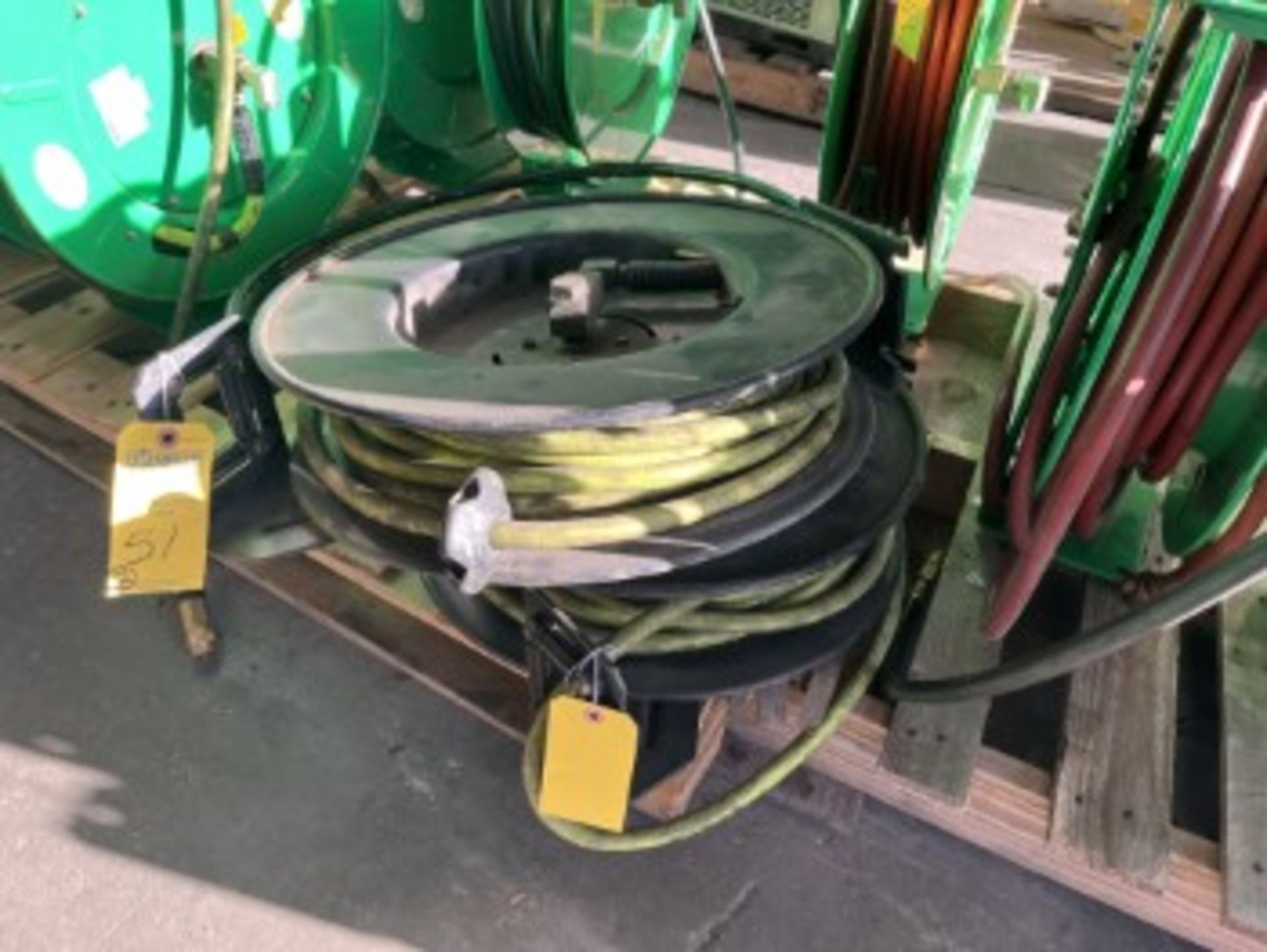 HEAVY DUTY AIR & WATER HOSE REEL