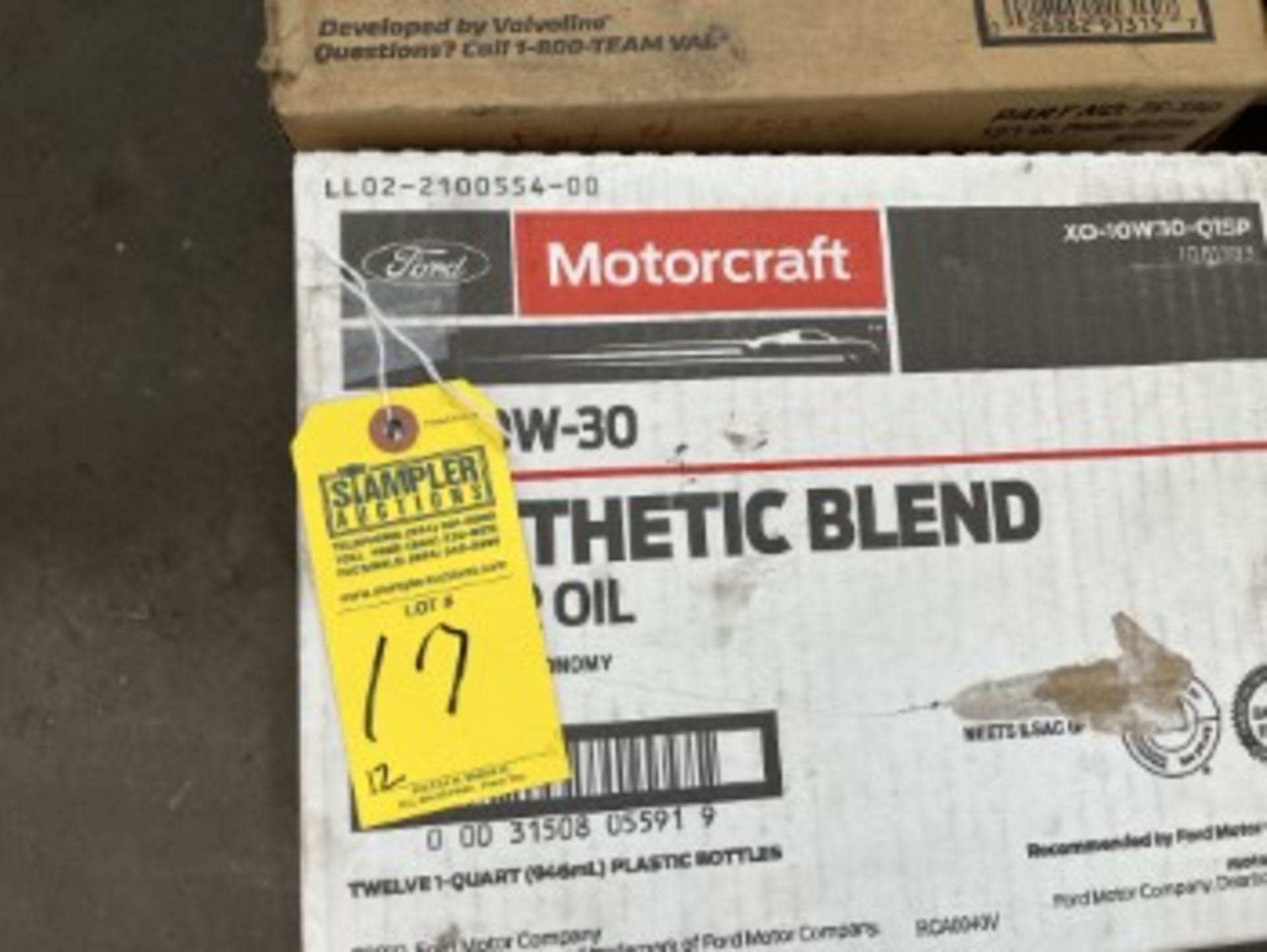 48 QUARTS OF MOTORCRAFT SAE LOW-30 SYNTHETIC BLEND MOTOR OIL - Image 2 of 2