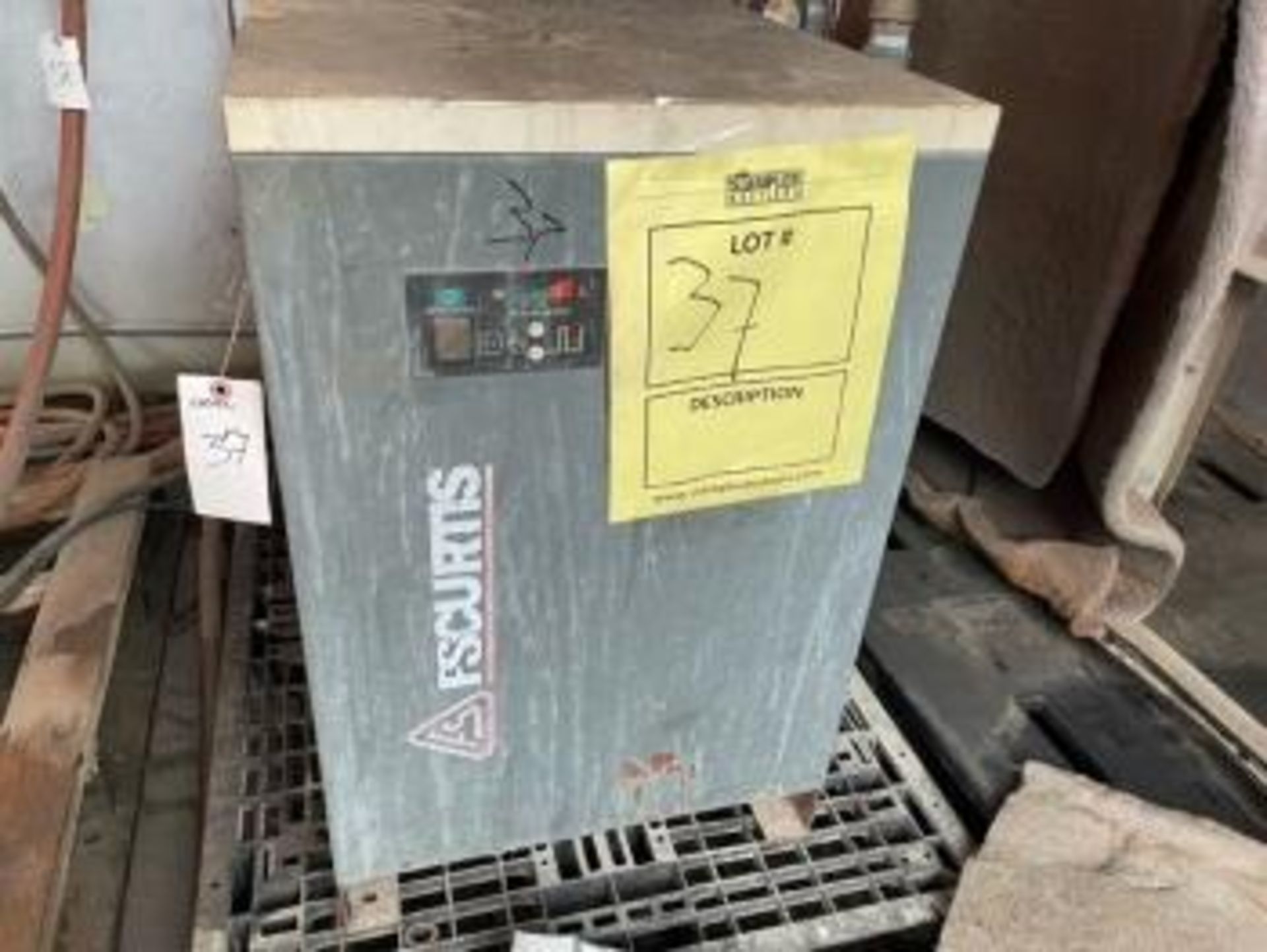 FS CURTIS AIR DRYER WITH 2 FILTERS - 220V (NO PIPING) (LOCATED IN HIALEAH, FL)