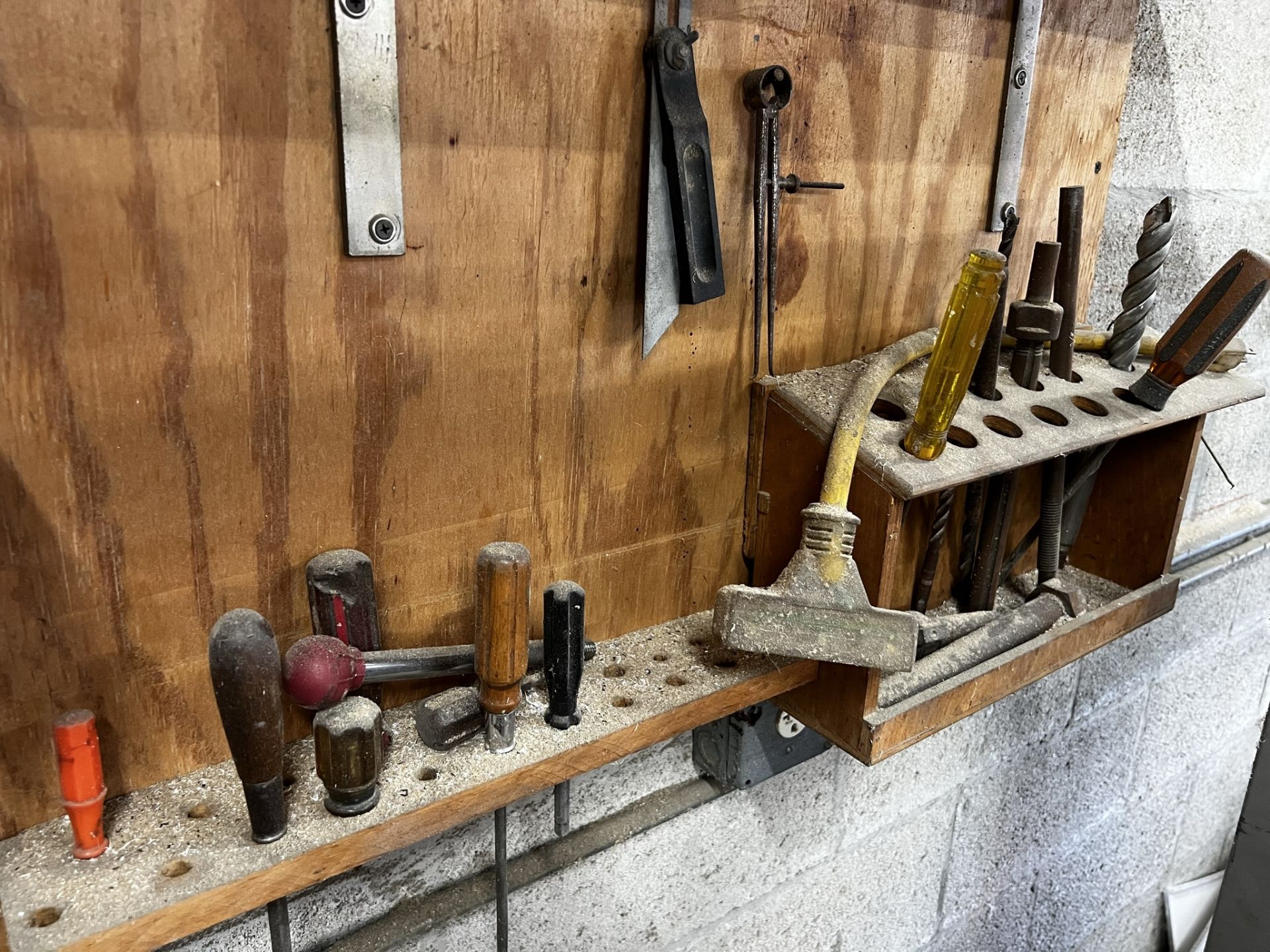 SHELVES OF ASSORTED TOOLS (LOCATED IN WEST PALM BEACH, FL) - Image 4 of 5