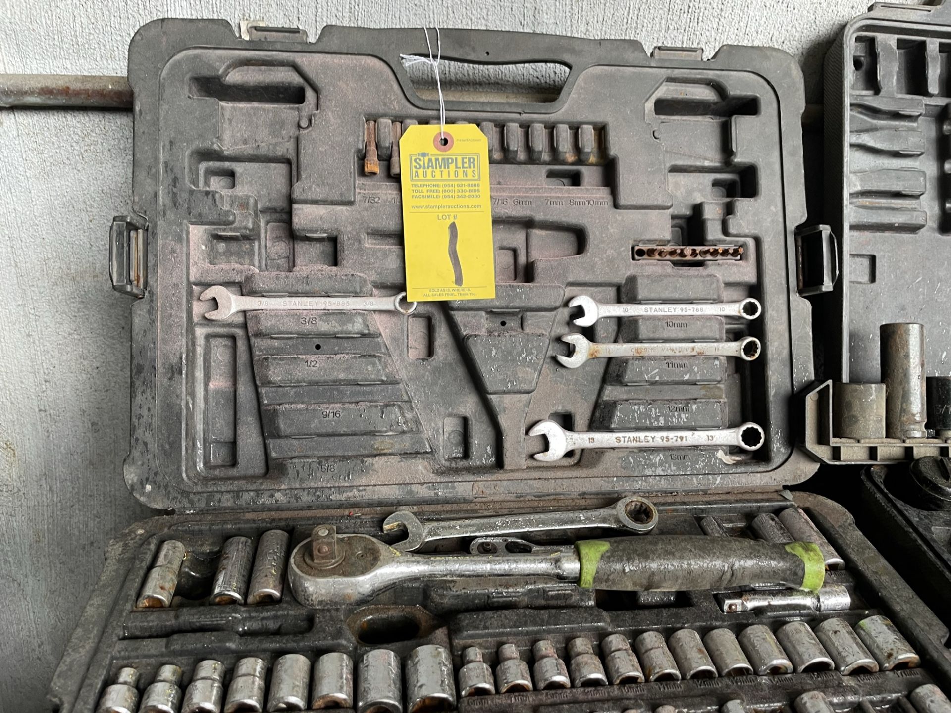 LOT ASSORTED TOOLS WITH CASE - SOCKETS, COMBO WRENCHES, RATCHETS, ETC - STANLEY & MORE - OVER 70 PIE