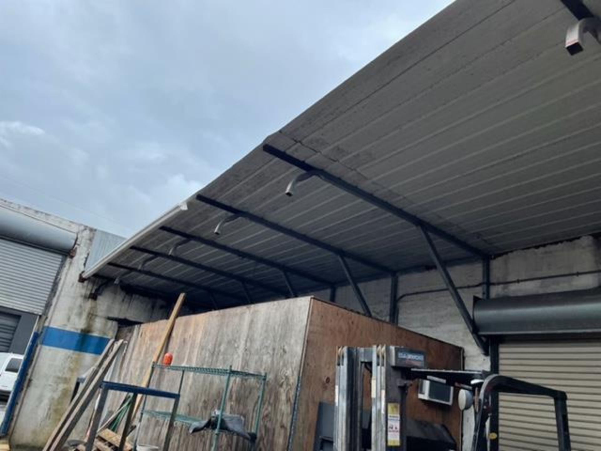 OVERHEAD ROOF PANELS WITH 10 CANTILEVER MOUNTING ARMS - 52' LONG x 13' (LOCATED IN HIALEAH, FL) - Image 2 of 2