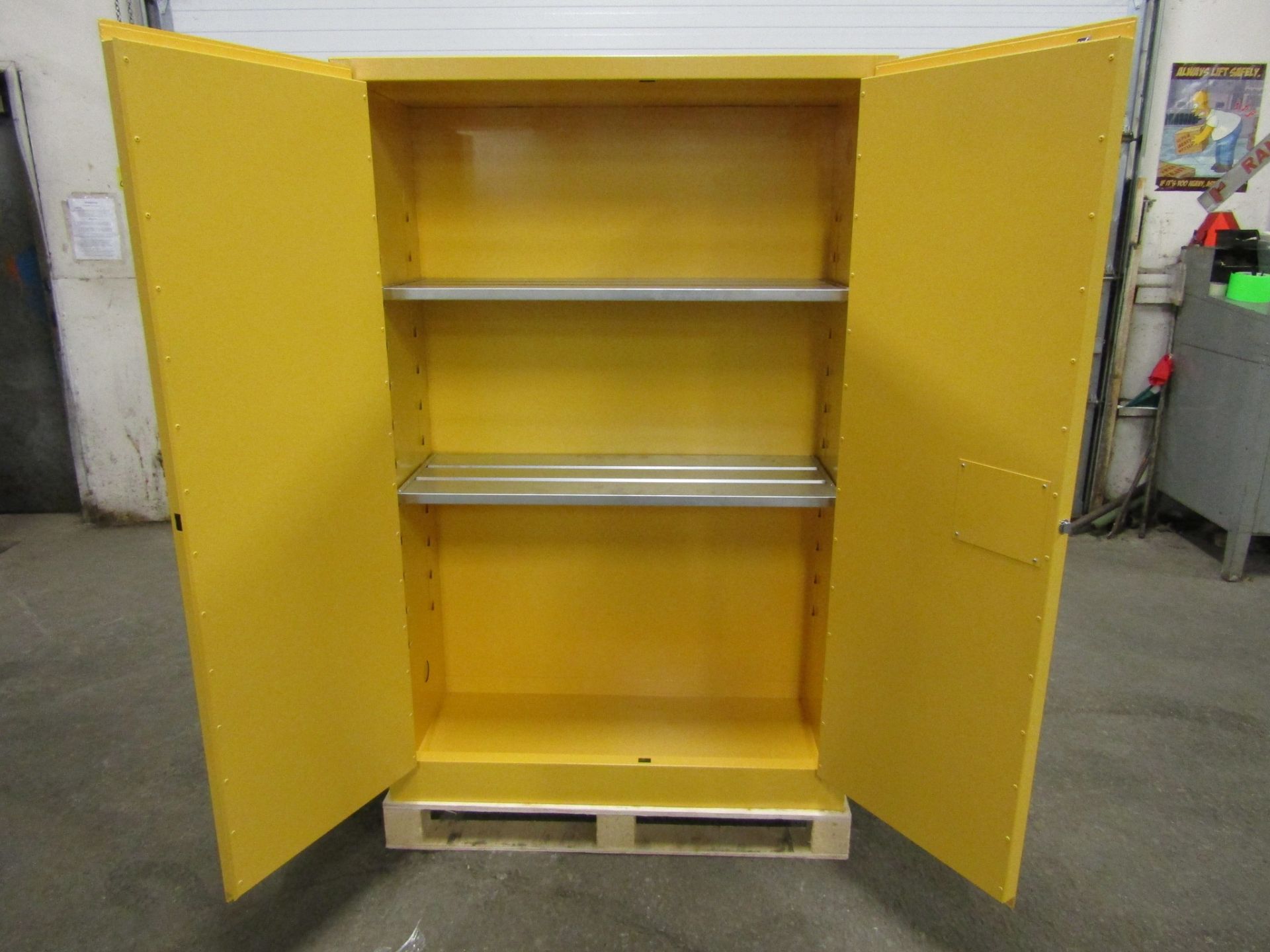 MINT Flammable Safety Fire cabinet with 2 shelves storage with LOCK - Image 2 of 2