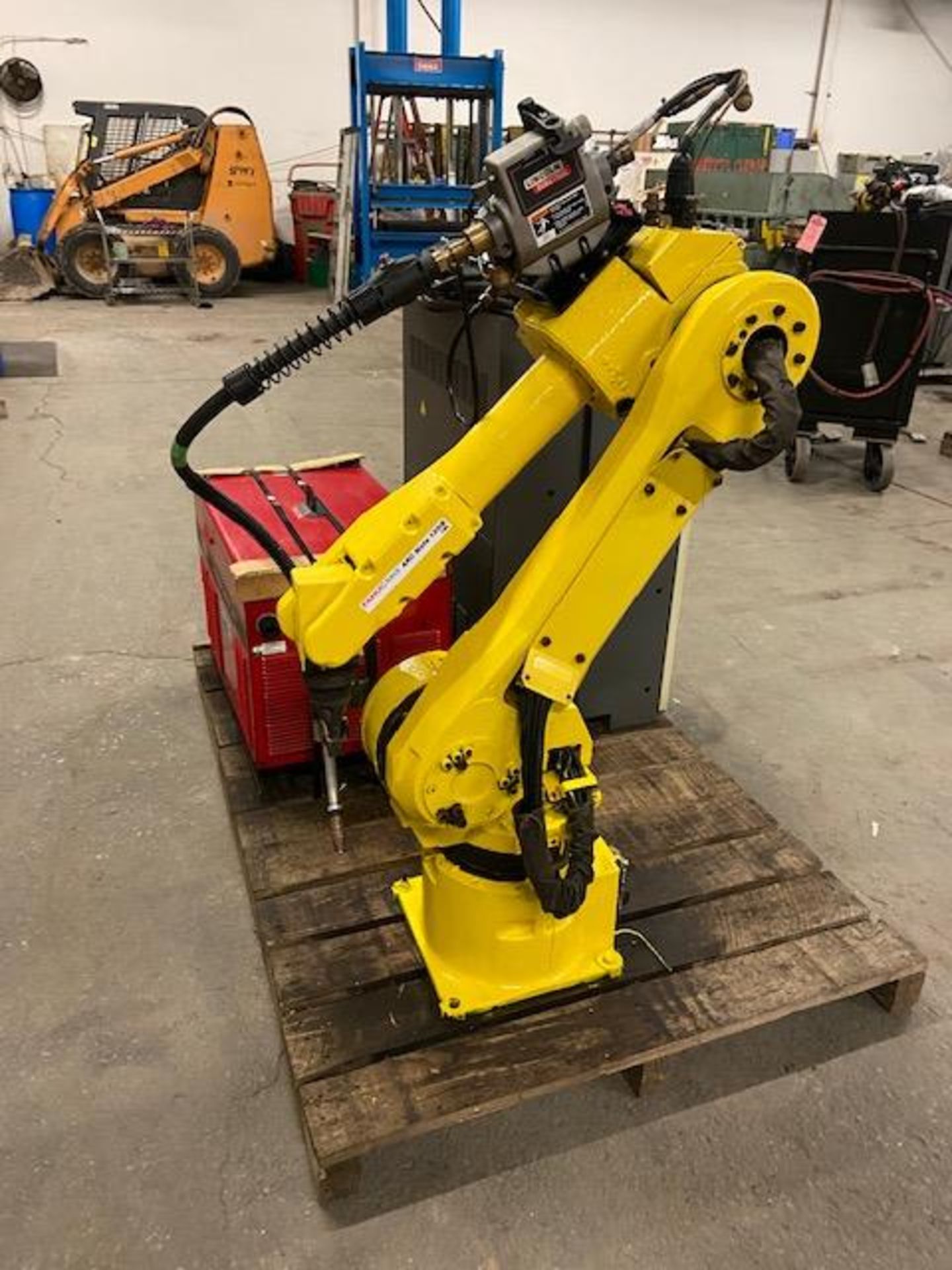 2006 Fanuc Arcmate 120iB Welding Robot with RJ3iB Controller WITH MINT 2020 wire feeder, - Image 3 of 5