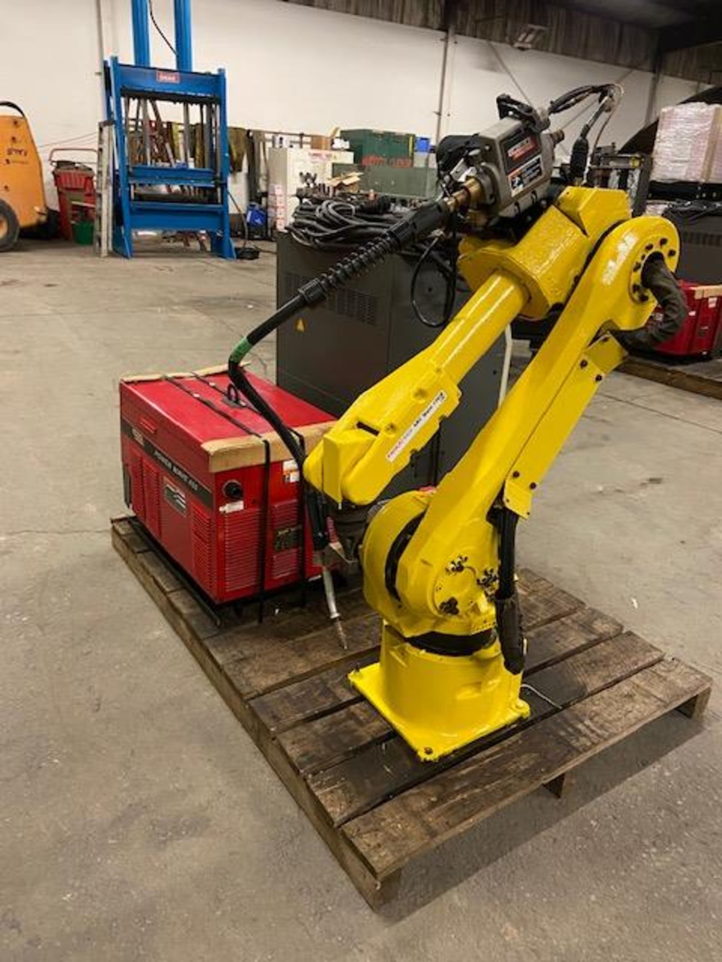 2006 Fanuc Arcmate 120iB Welding Robot with RJ3iB Controller WITH MINT 2020 wire feeder, - Image 5 of 5