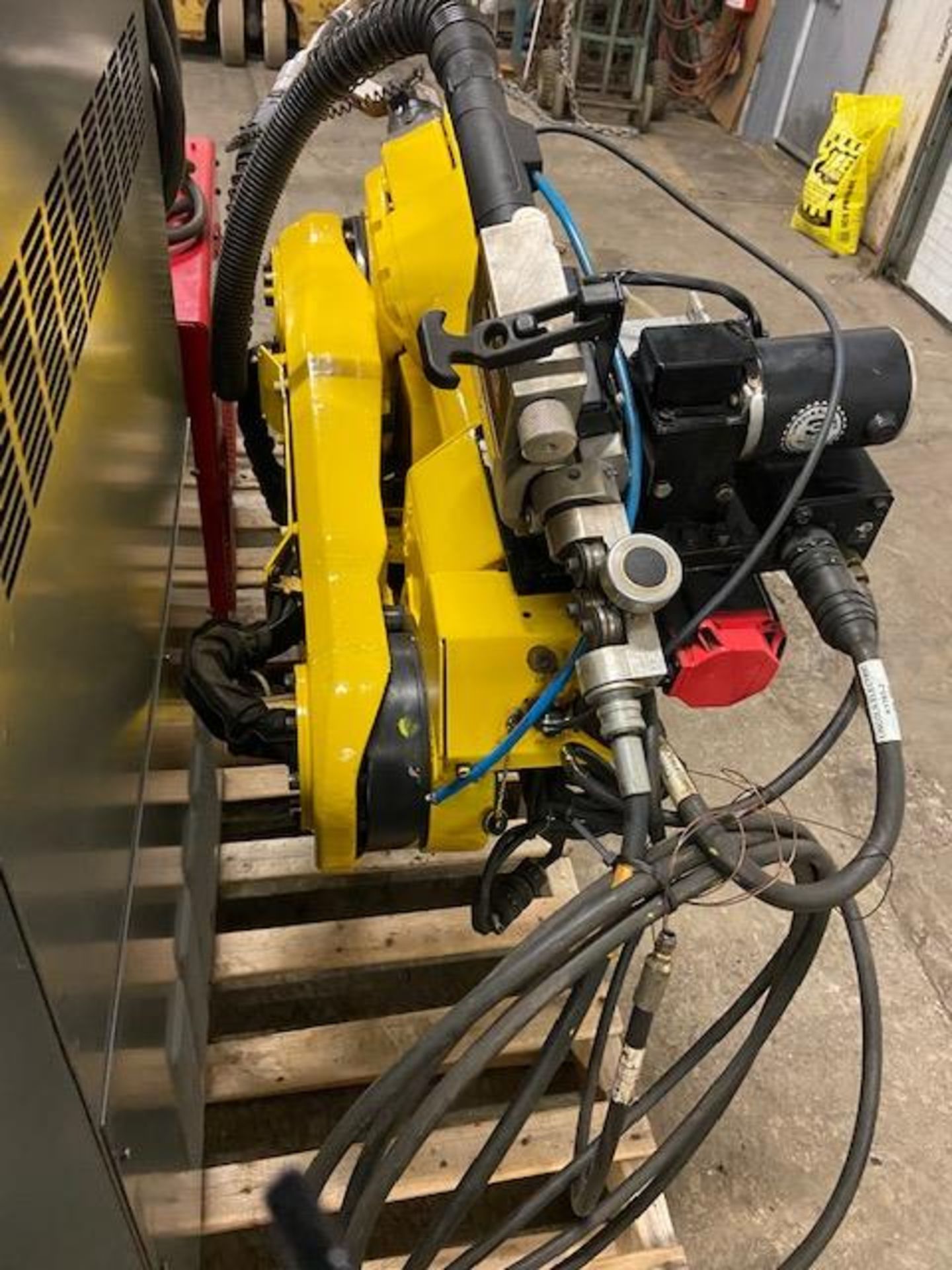 MINT Fanuc Arcmate 120iB 10L Welding Robot with RJ3iB Controller WITH wire feeder, COMPLETE & TESTED - Image 2 of 5