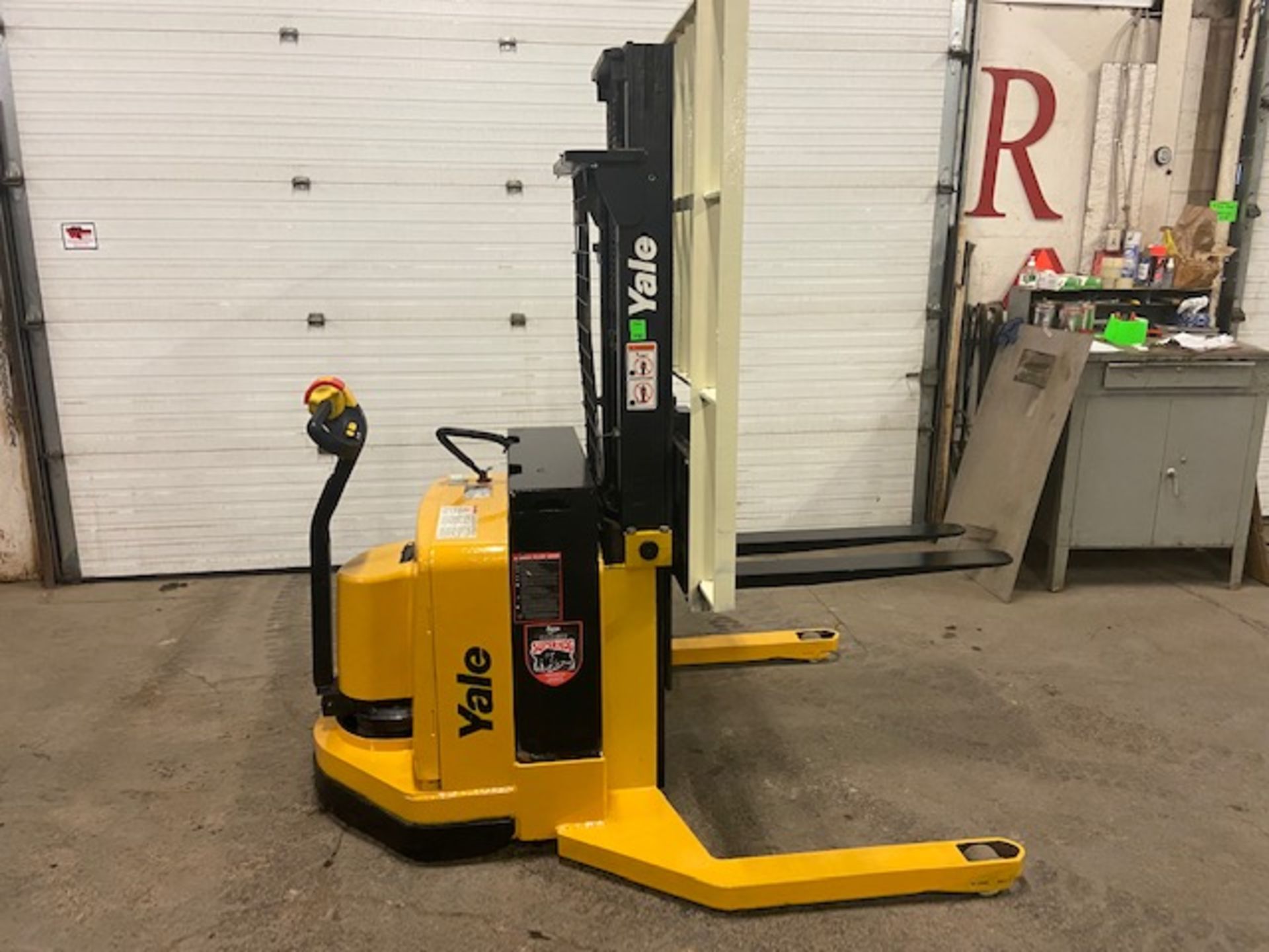 FREE CUSTOMS - 2008 Yale Order Picker 4000lbs capacity Electric Powered Pallet Cart Lifter with