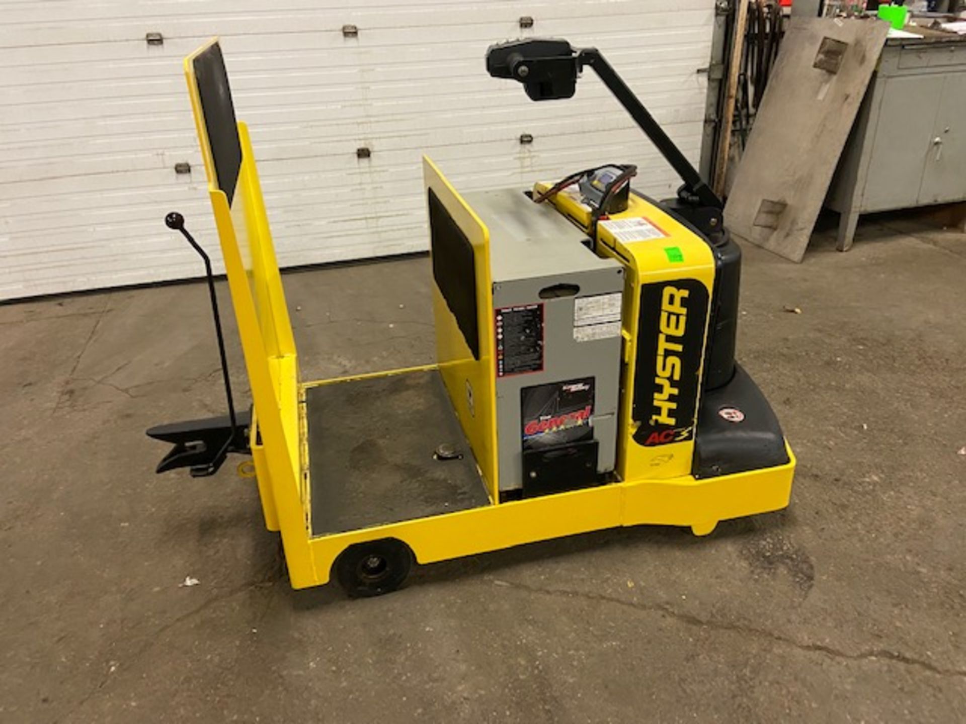 2013 Hyster Ride On Tow Tractor - Tugger / Personal Carrier Electric 24V
