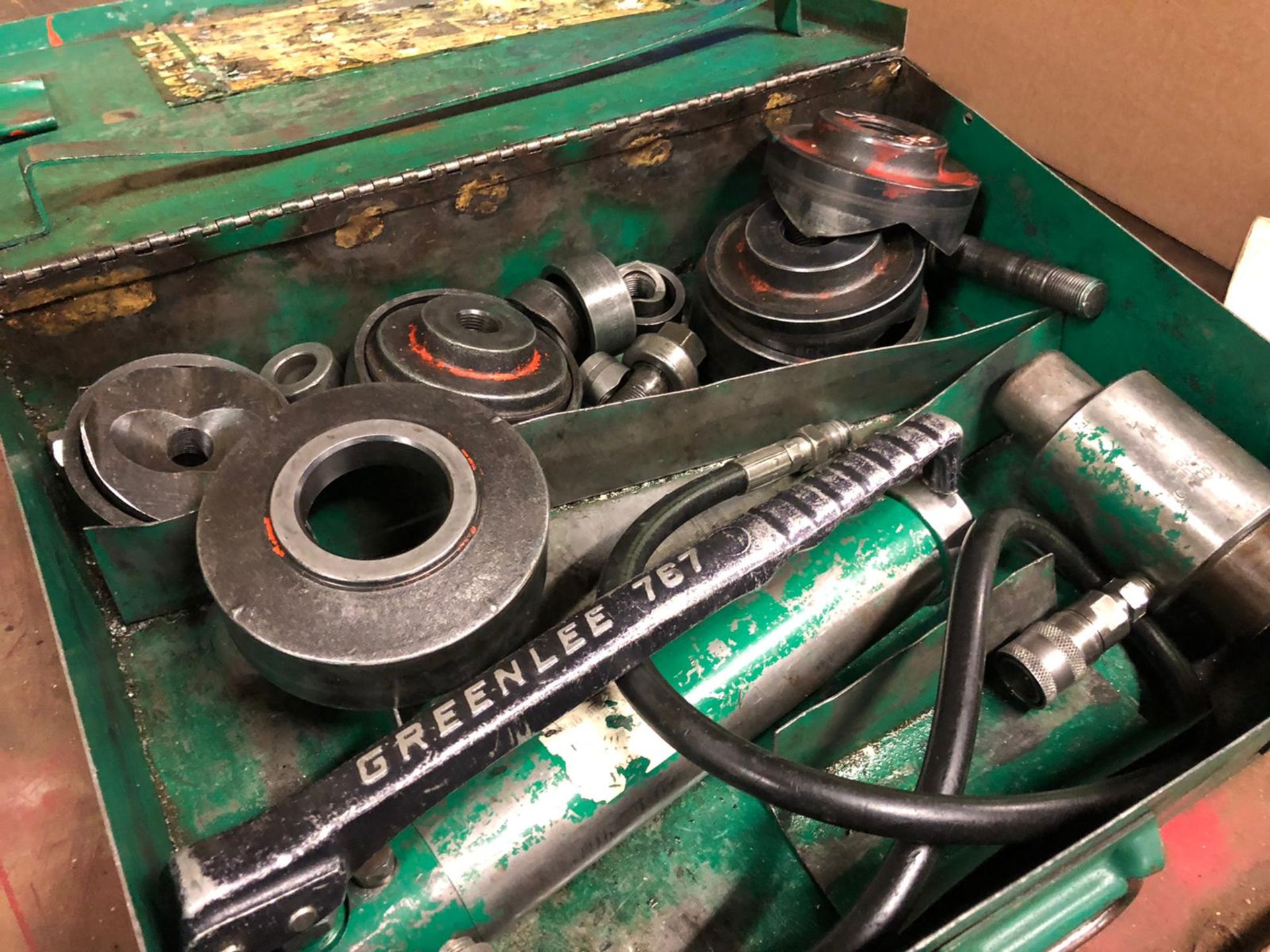 Greenlee Knockout Punch Set with Hydraulic Pump model 767 with cylinder and dies COMPLETE in case