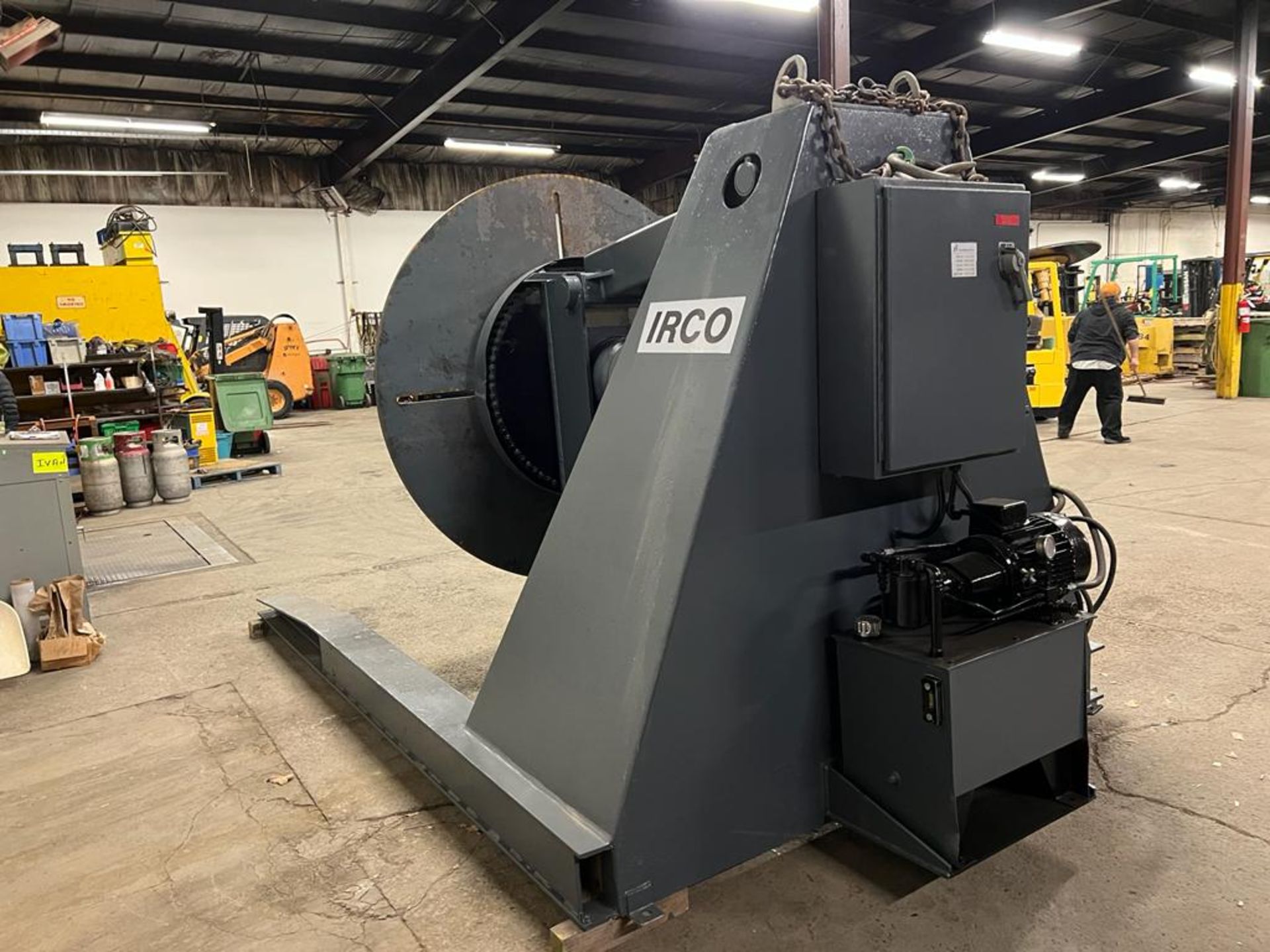 IRCO 16,000lbs Capacity Welding Positioner TILT and ROTATE model 6-16 with pendant controller - Image 4 of 5